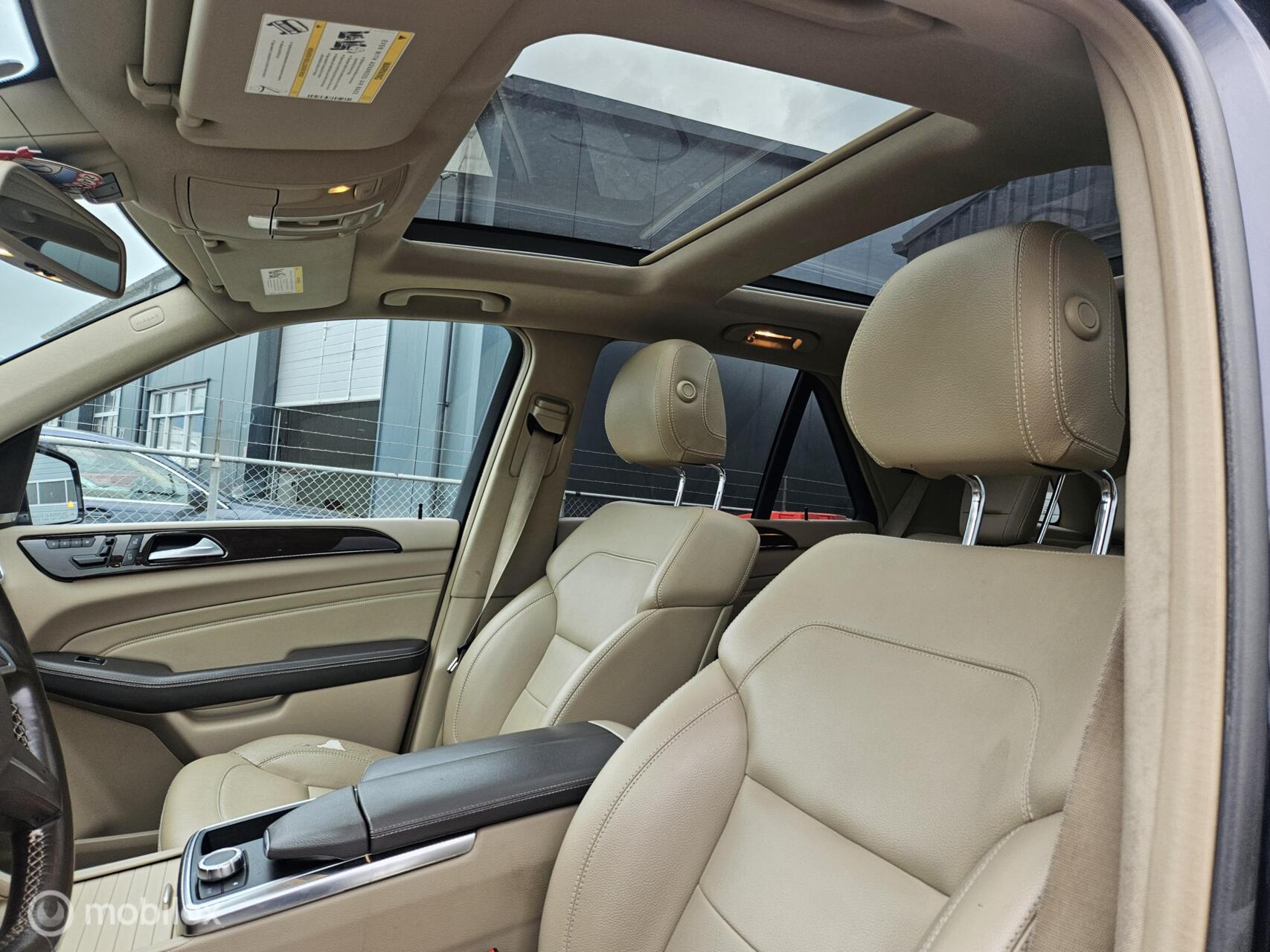 Foto van Mercedes-Benz ML 350