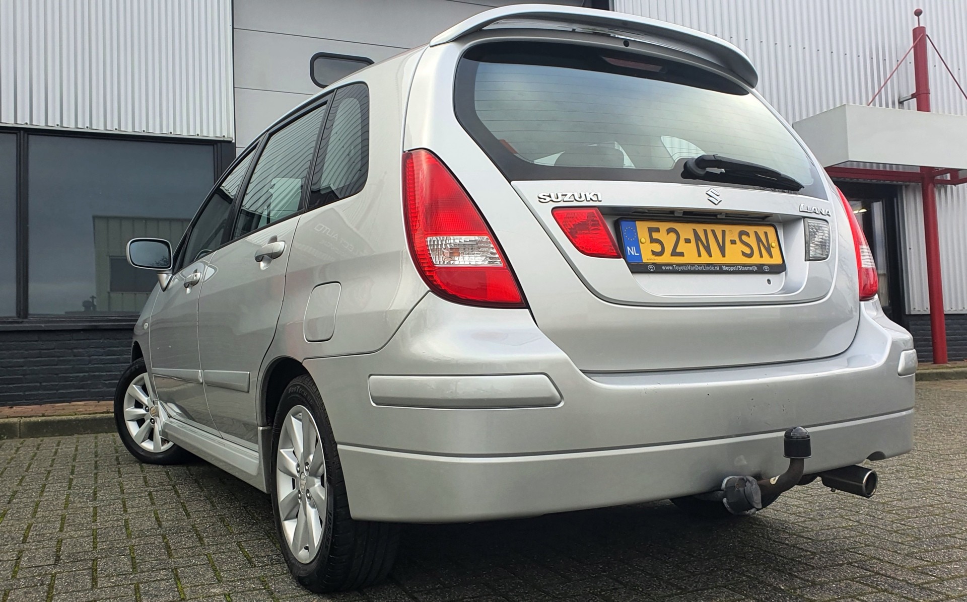 Foto van Suzuki Liana