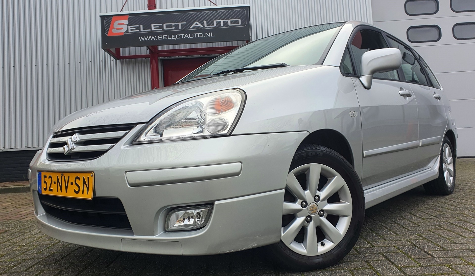 Suzuki Liana 1.6 Exclusive 2004 - voorkant