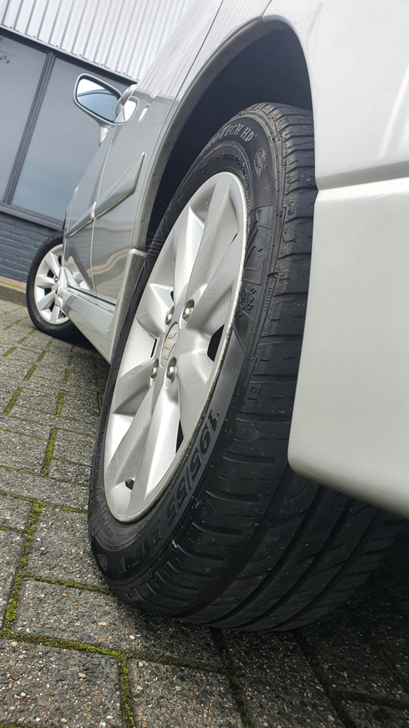 Foto van Suzuki Liana