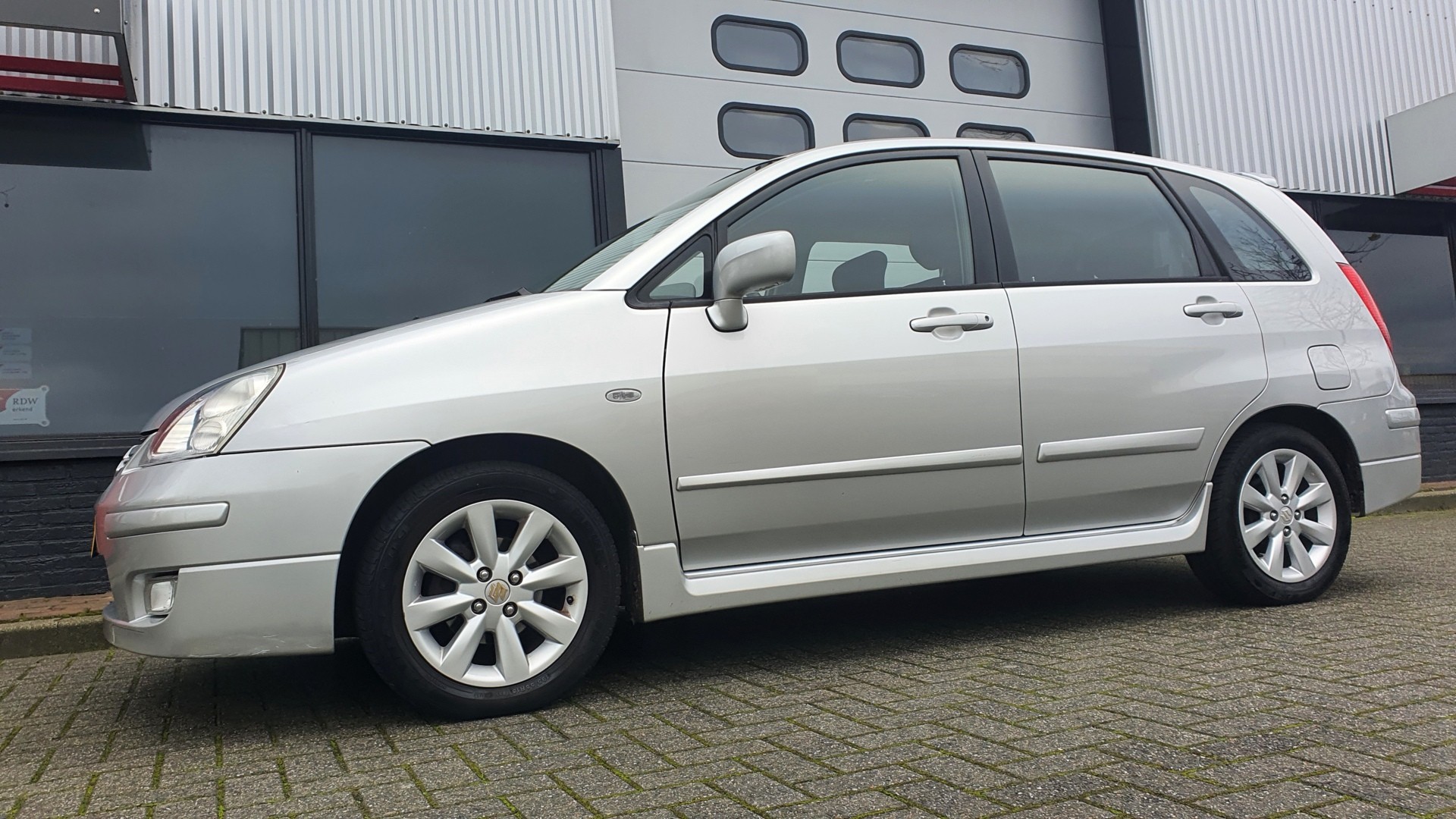 Foto van Suzuki Liana