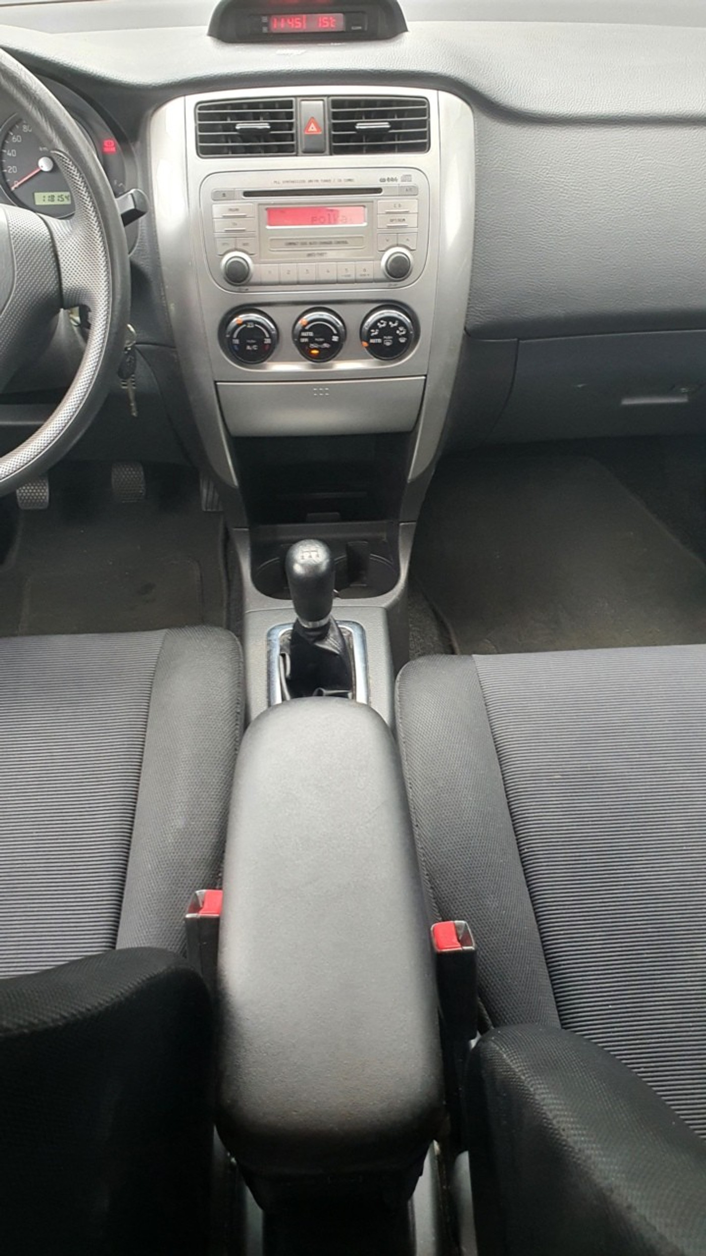 Foto van Suzuki Liana