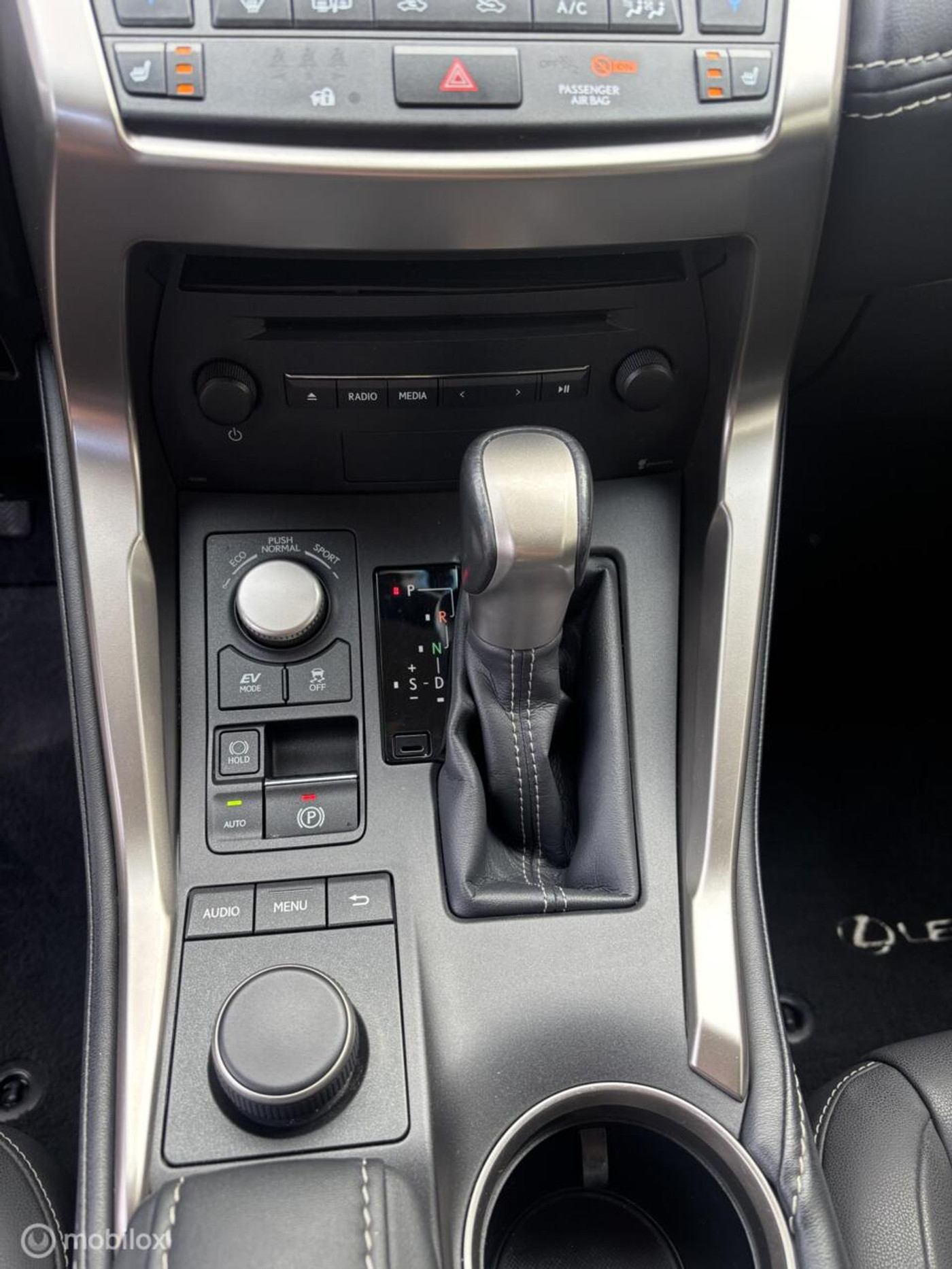 Foto van Lexus Lexus Nx300h