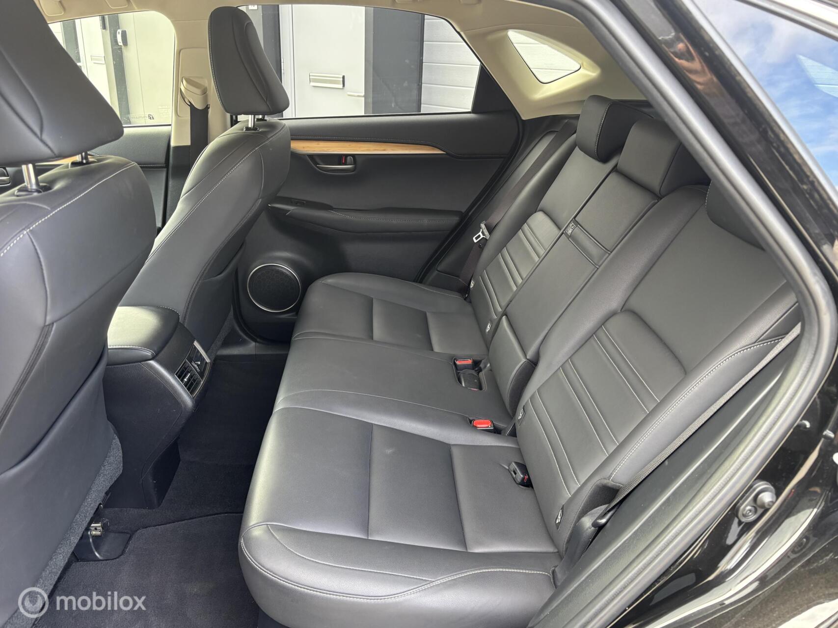 Foto van Lexus Lexus Nx300h