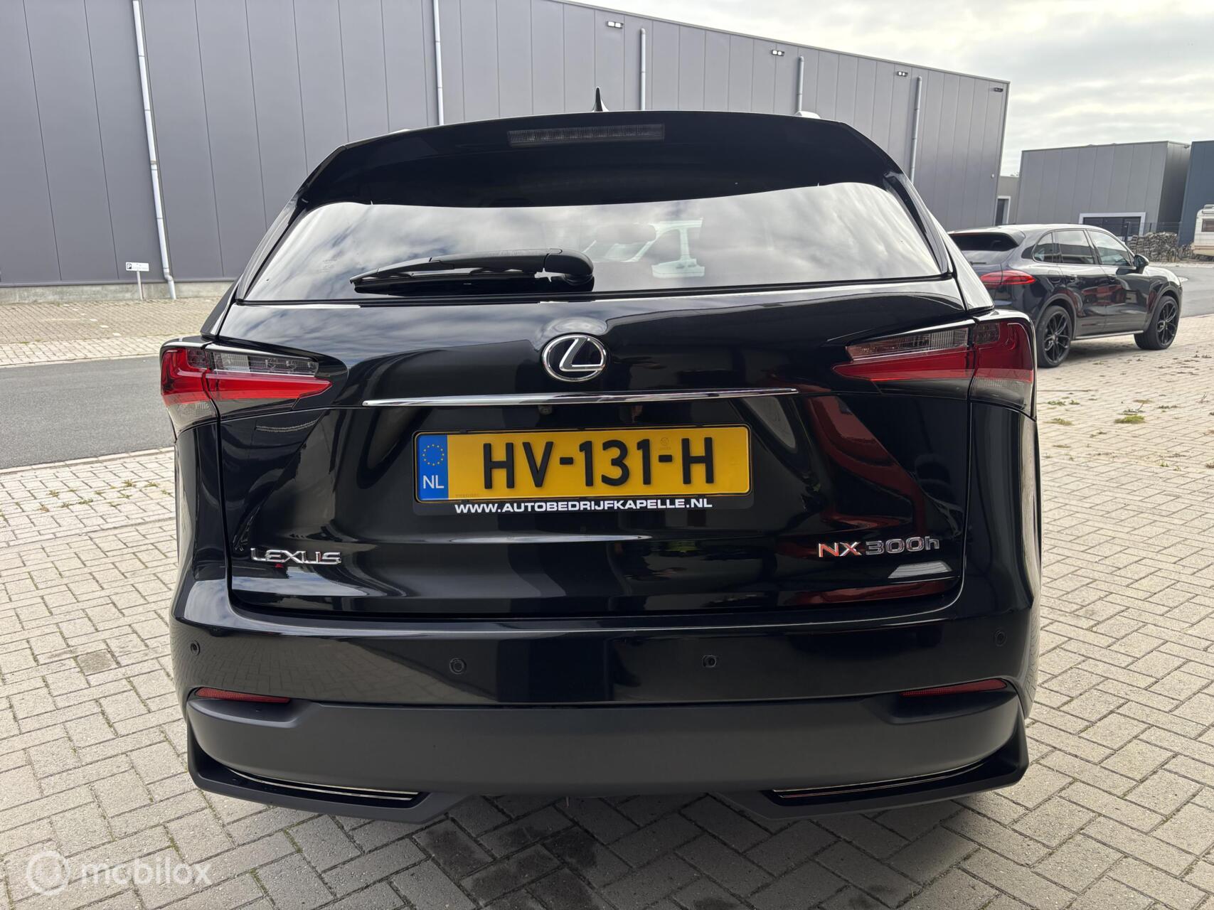 Foto van Lexus Lexus Nx300h