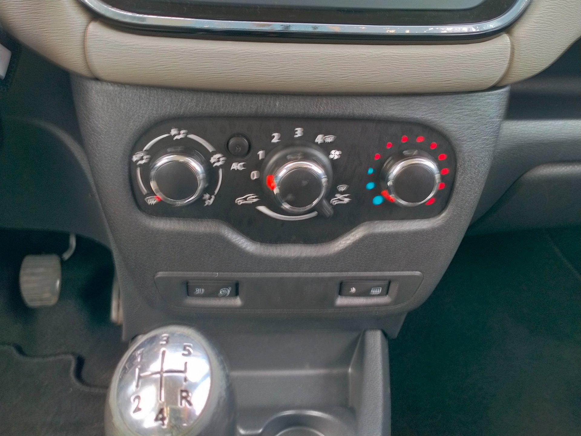 Foto van Dacia Lodgy