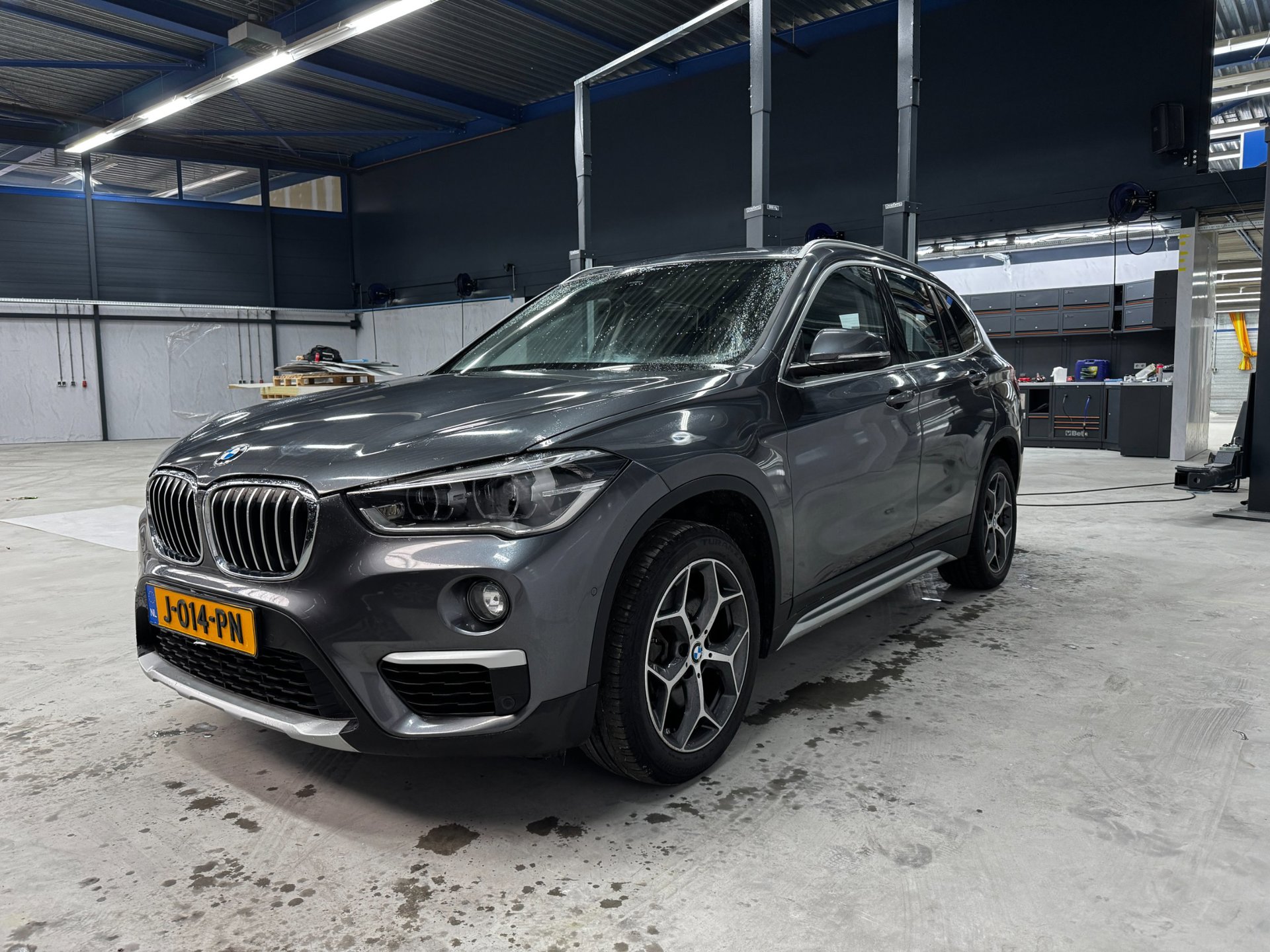 Foto van BMW X1 Xdrive20i