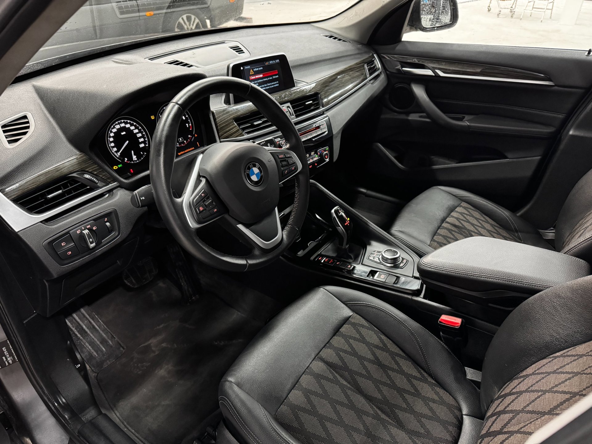 Foto van BMW X1 Xdrive20i
