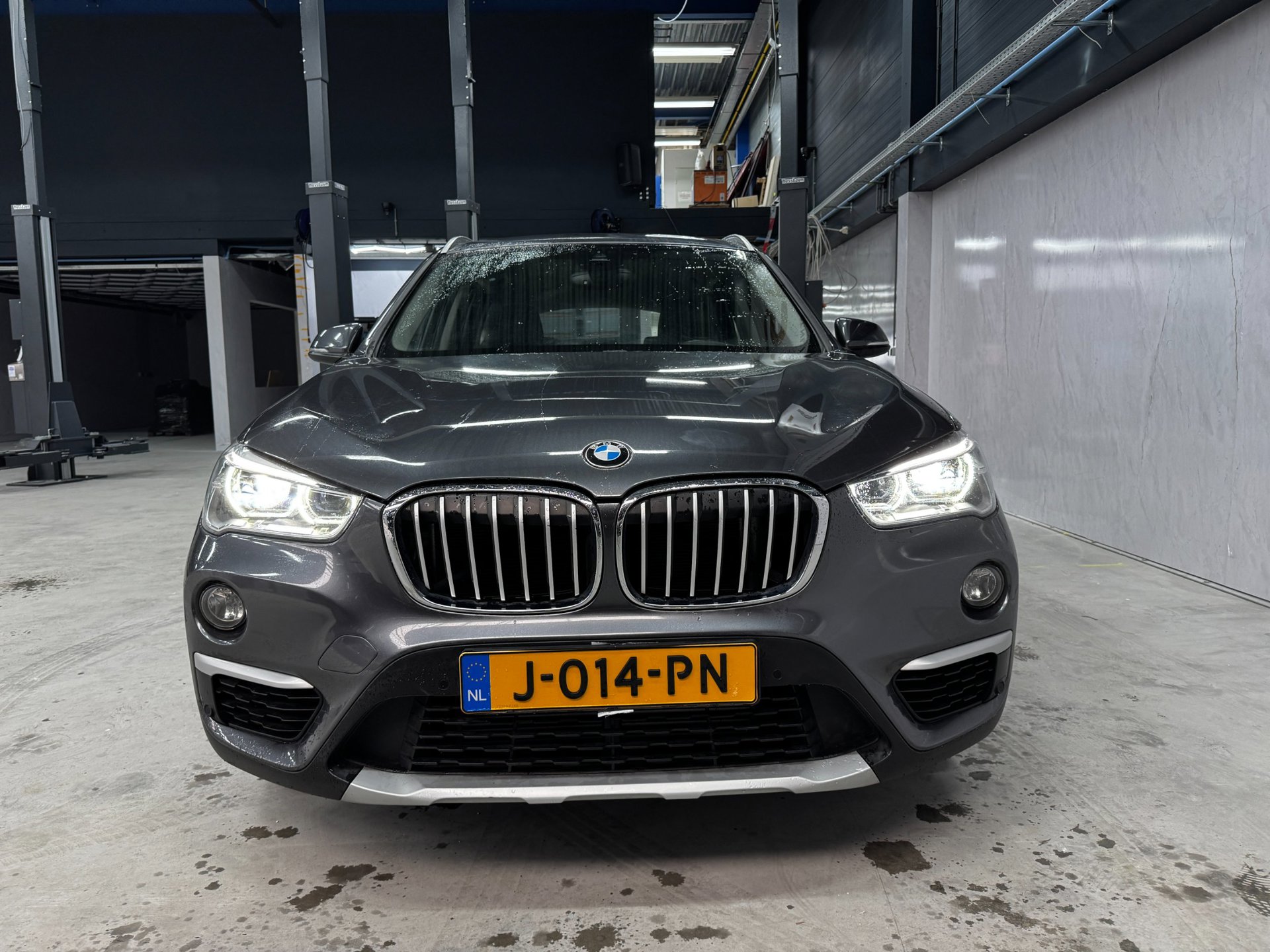 Foto van BMW X1 Xdrive20i