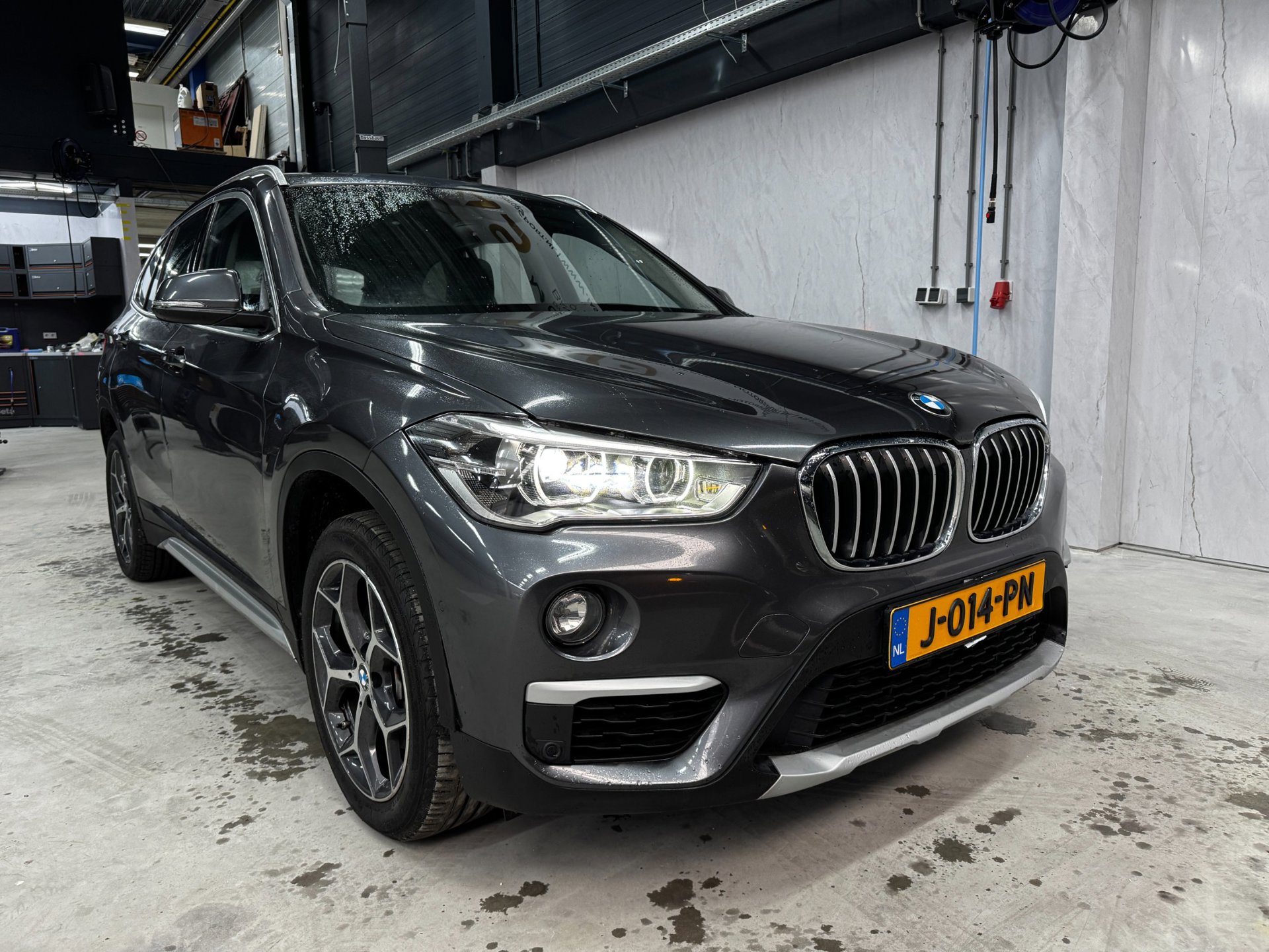 Foto van BMW X1 Xdrive20i