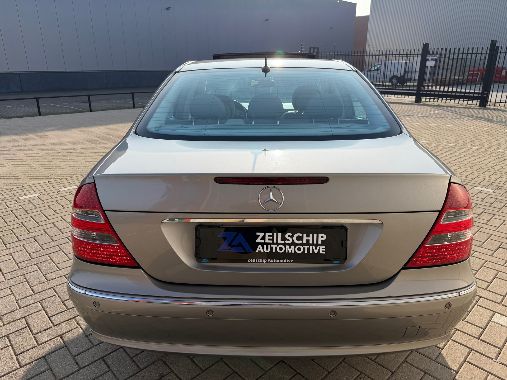 Foto van Mercedes-Benz E 350 4Matic