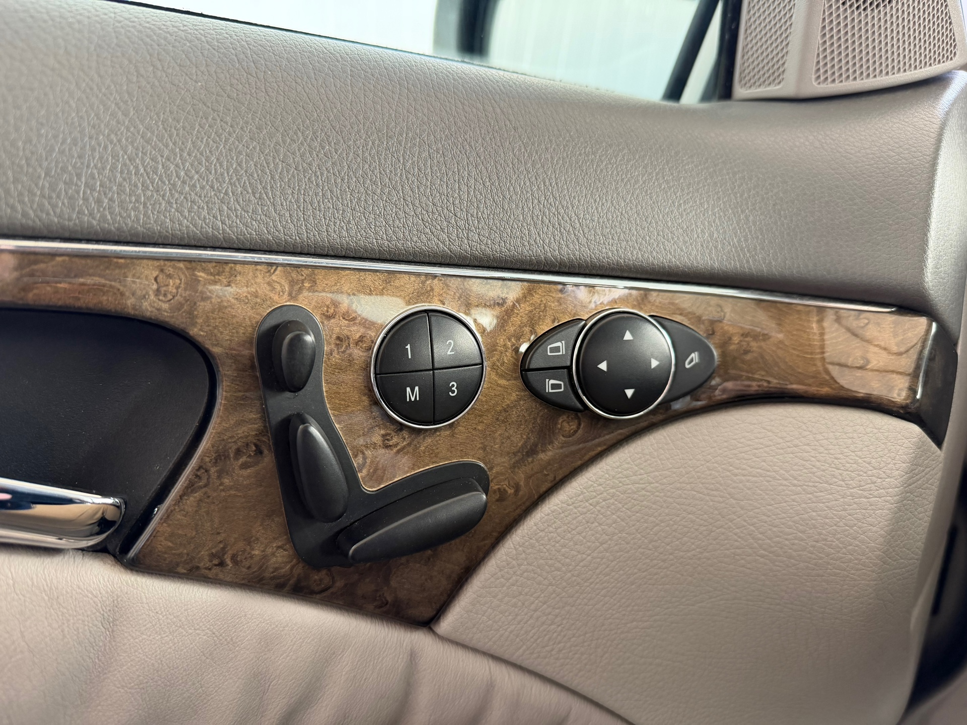 Foto van Mercedes-Benz E 350 4Matic