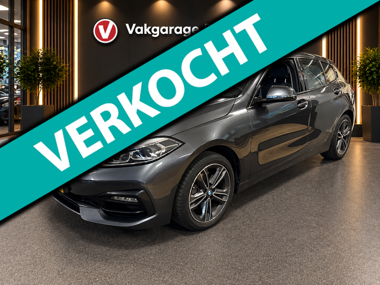 BMW 118i 118i High Executive Edition sport/navi/stoelverw.apple carplay/ned 2020 - voorkant