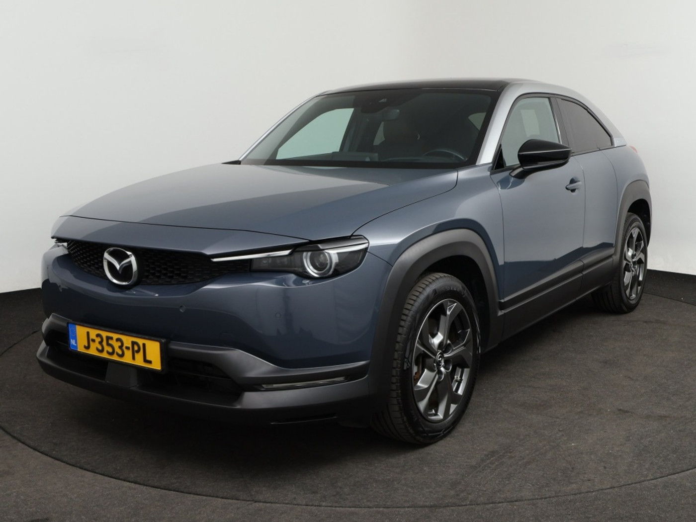 Mazda Mazda Mx-30 e-SkyActiv 145 First Edition 2020 - voorkant