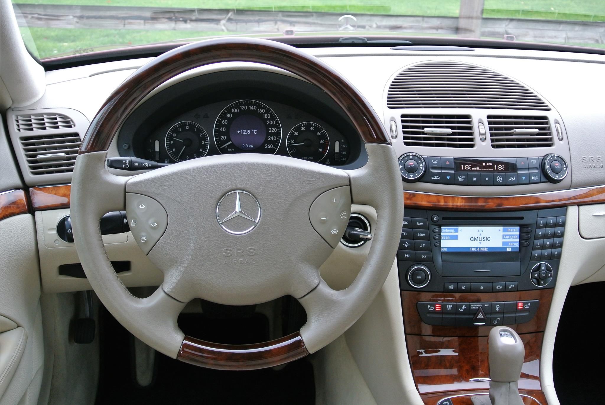 Foto van Mercedes-Benz E 500
