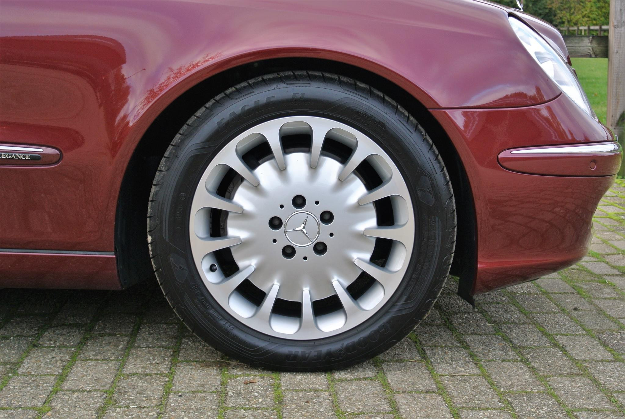 Foto van Mercedes-Benz E 500