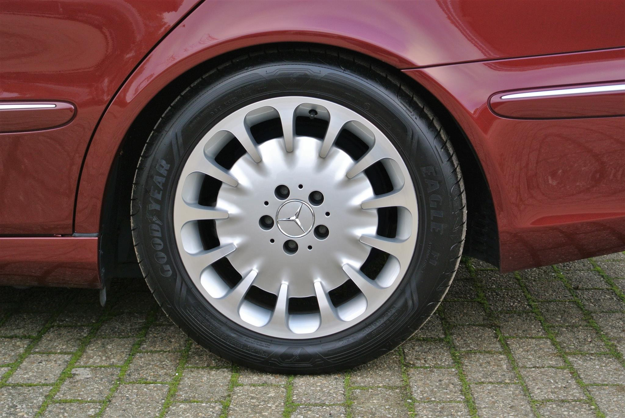 Foto van Mercedes-Benz E 500