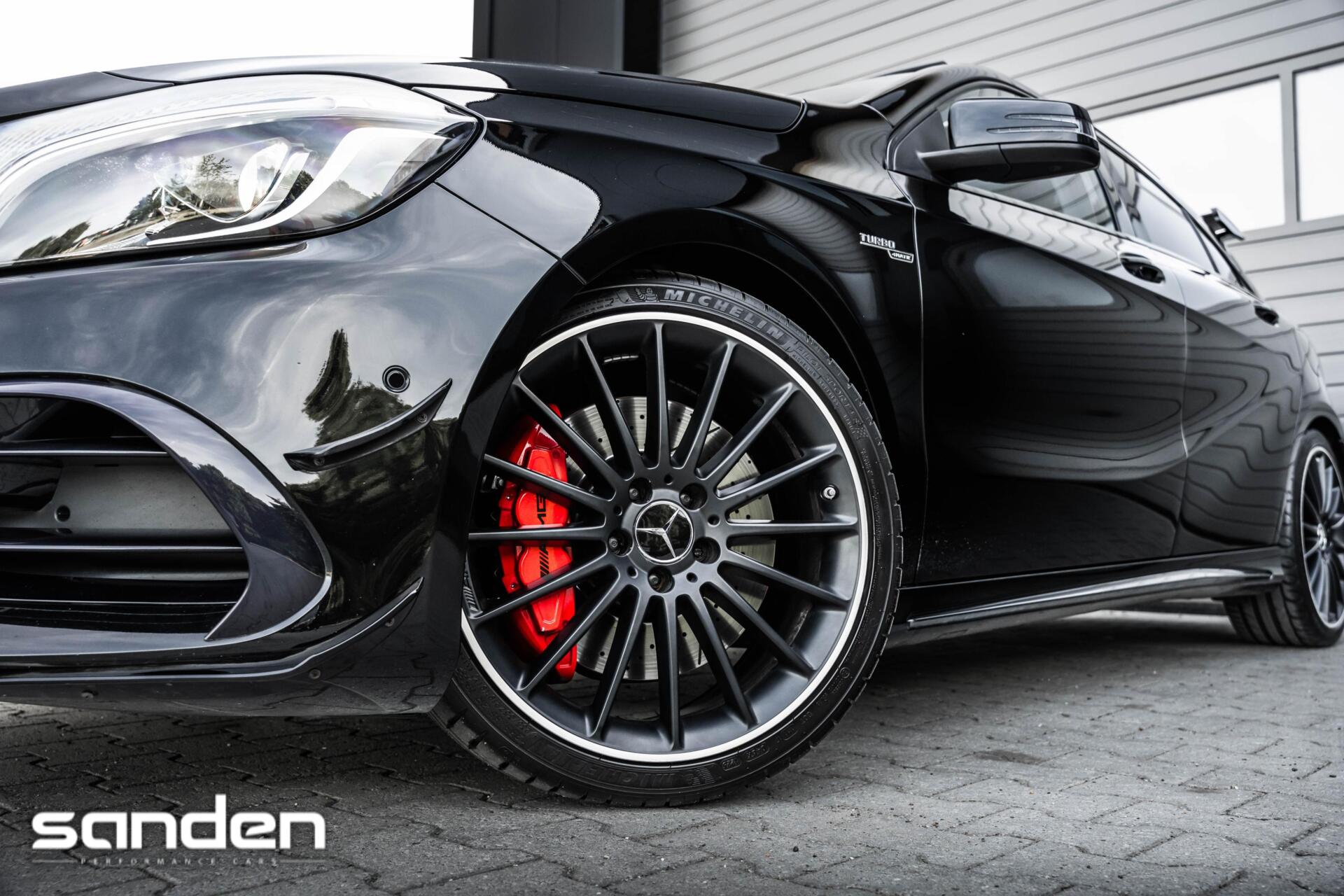 Foto van Mercedes-Benz AMG A 45