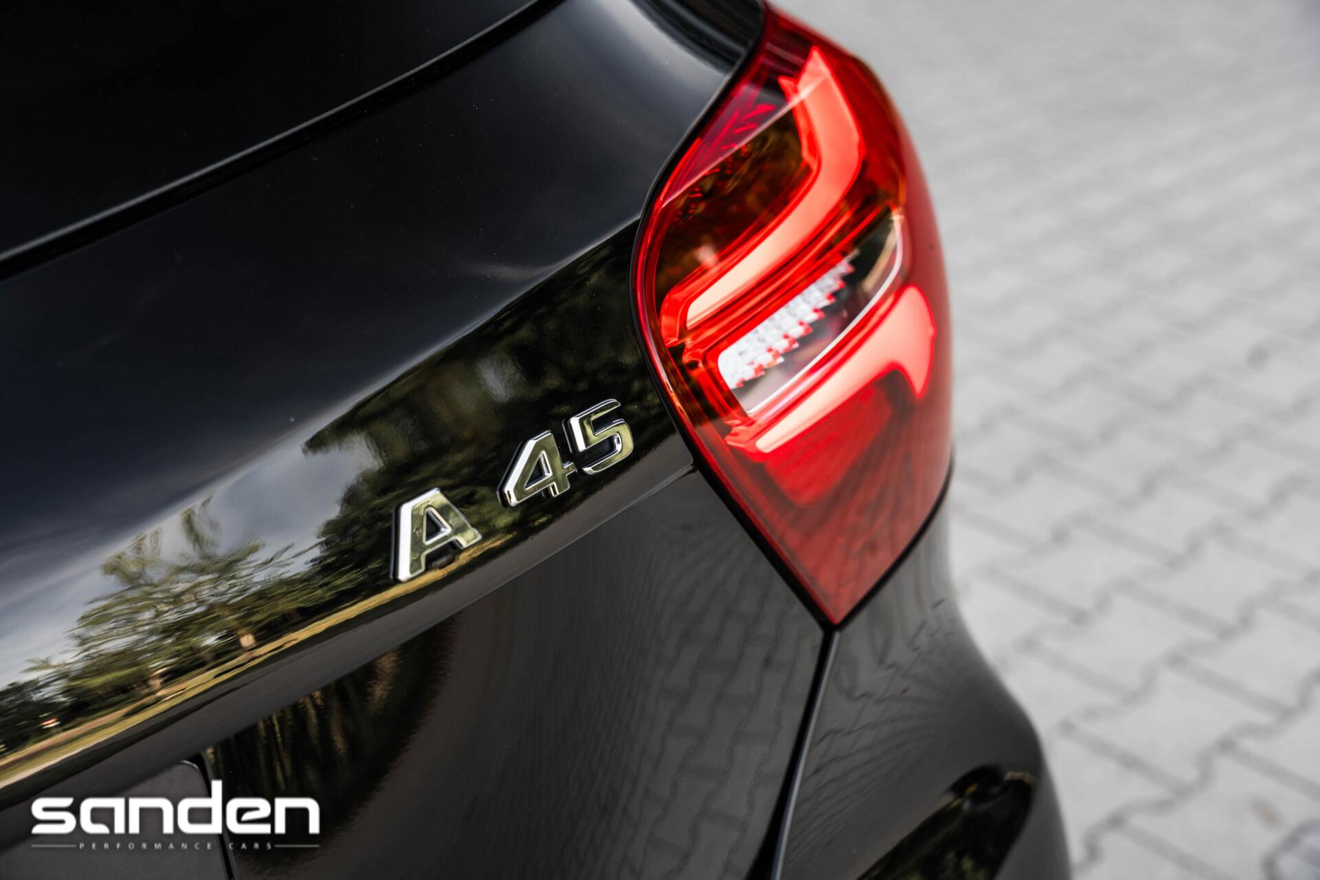 Foto van Mercedes-Benz AMG A 45