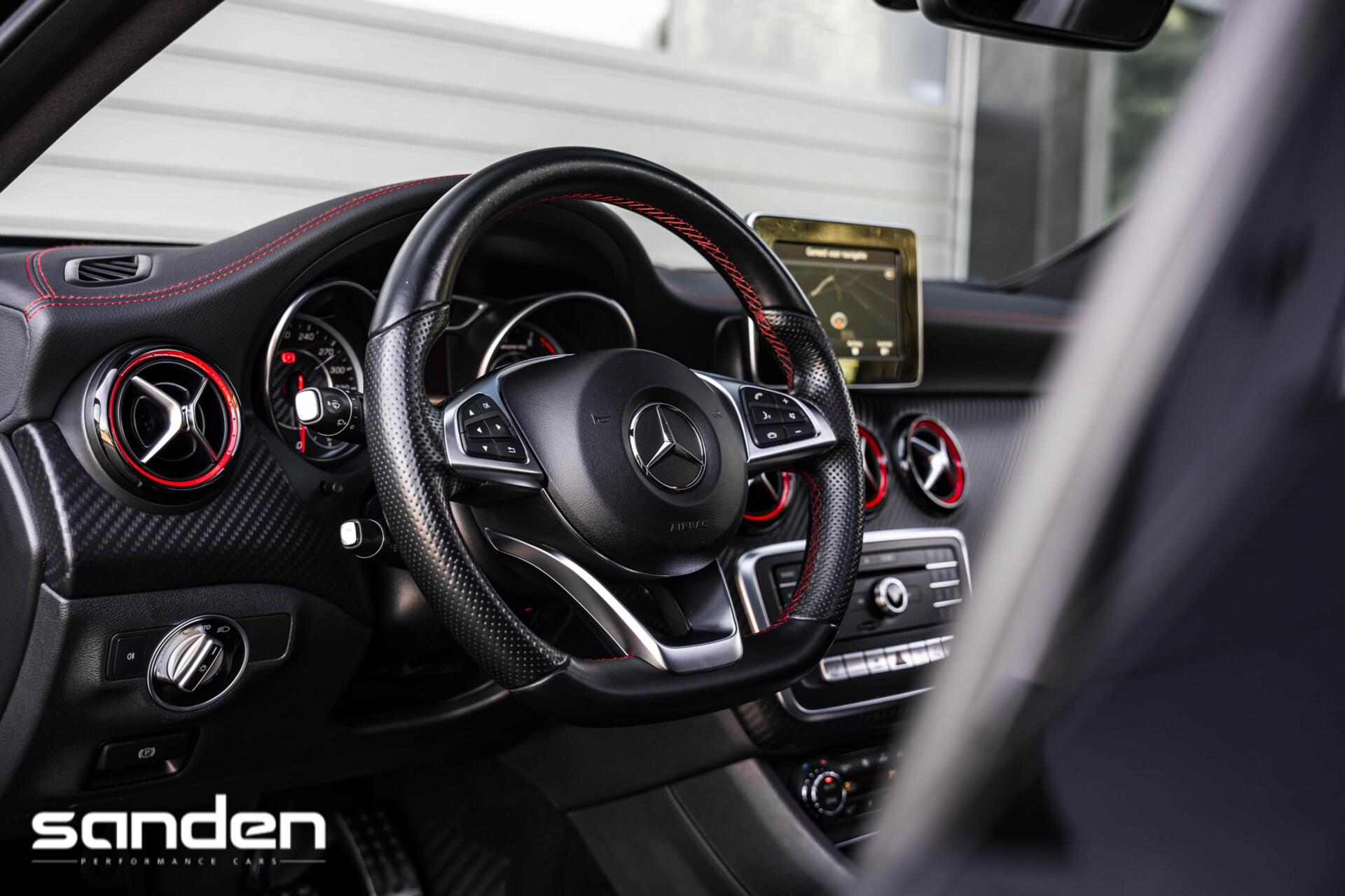 Foto van Mercedes-Benz AMG A 45