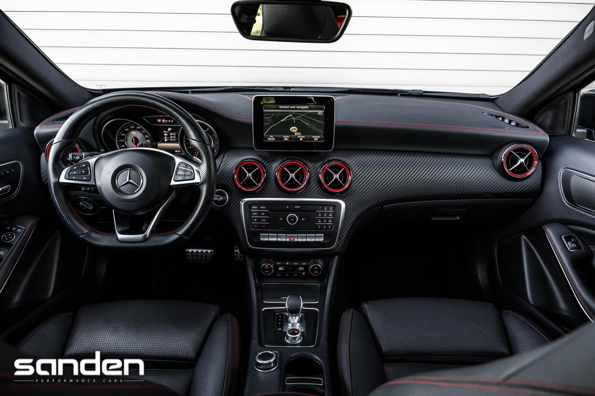 Foto van Mercedes-Benz AMG A 45