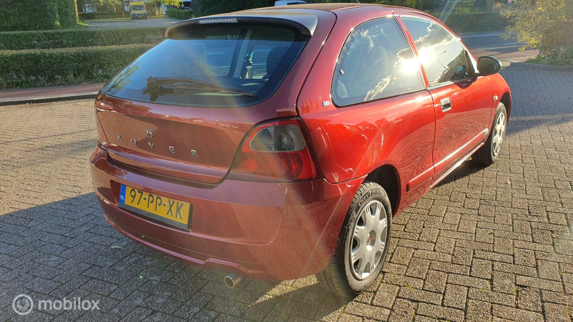 Foto van Rover 25