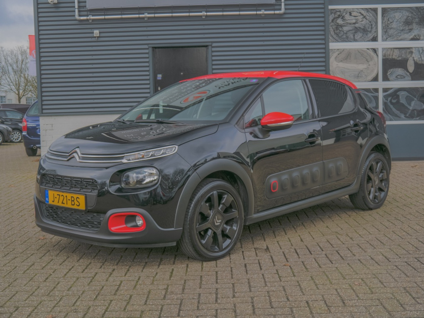Citroen C3 1.2 Pure Tech Shine NL Auto Camera/navi 2020 - voorkant
