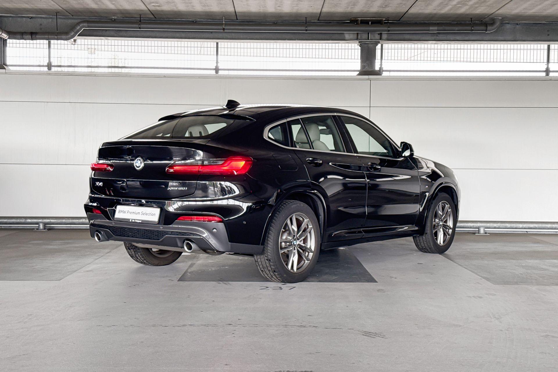 Foto van BMW X4 Xdrive20i