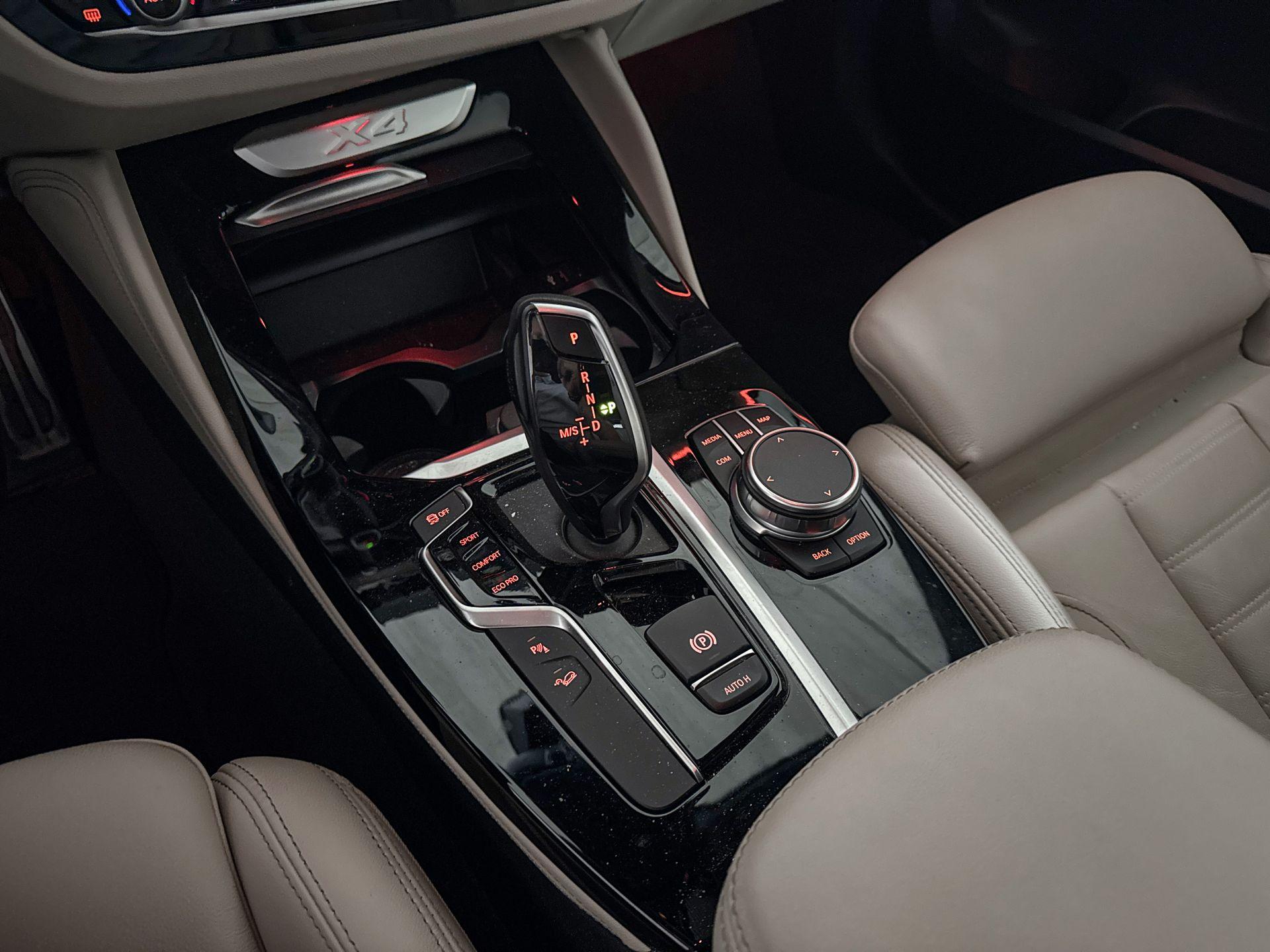 Foto van BMW X4 Xdrive20i