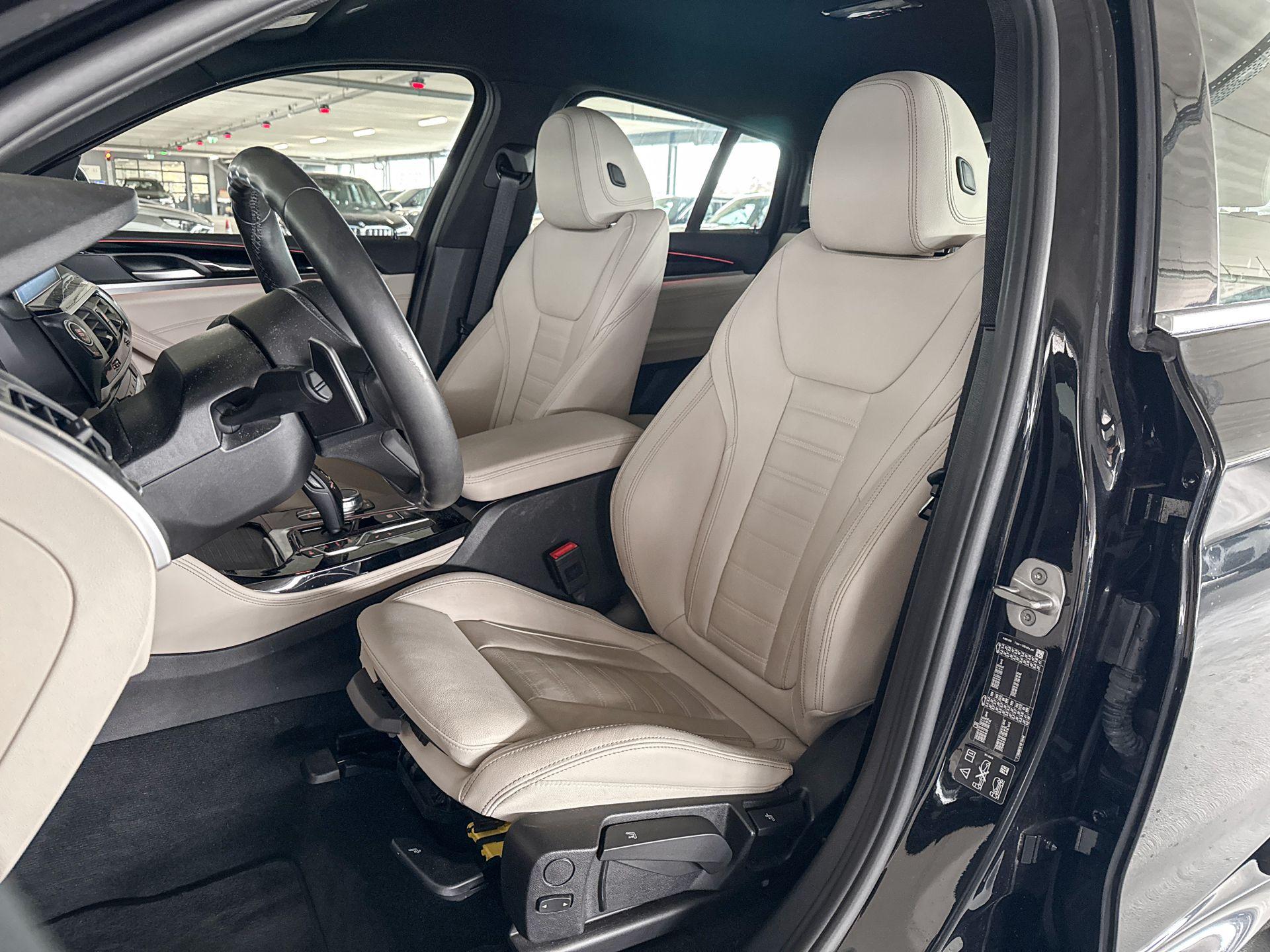 Foto van BMW X4 Xdrive20i