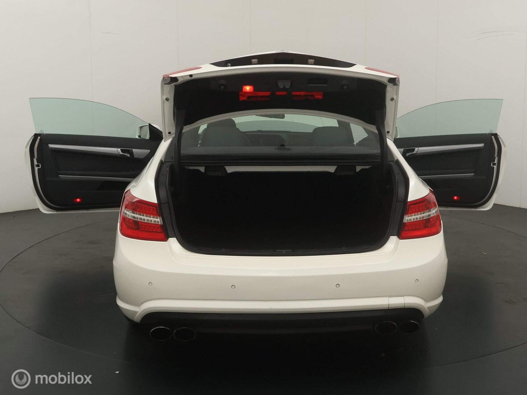 Foto van Mercedes-Benz E 200 Cgi