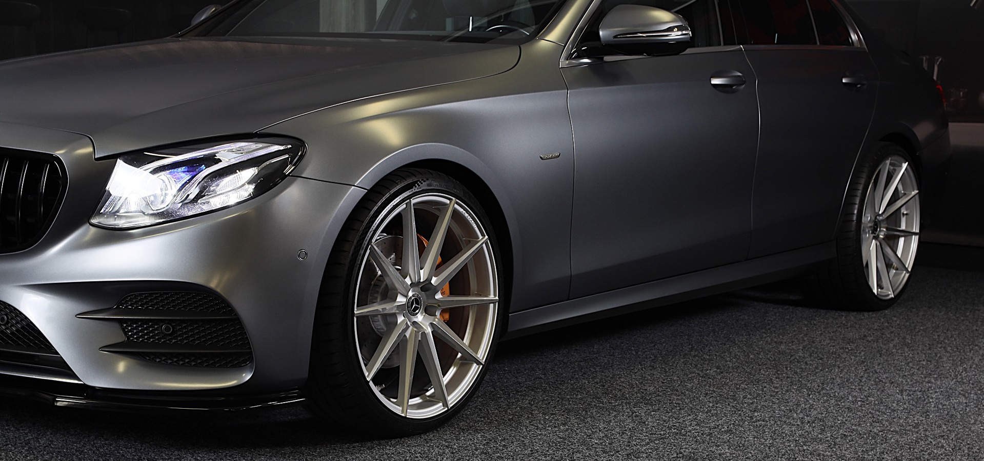 Foto van Mercedes-Benz E 200