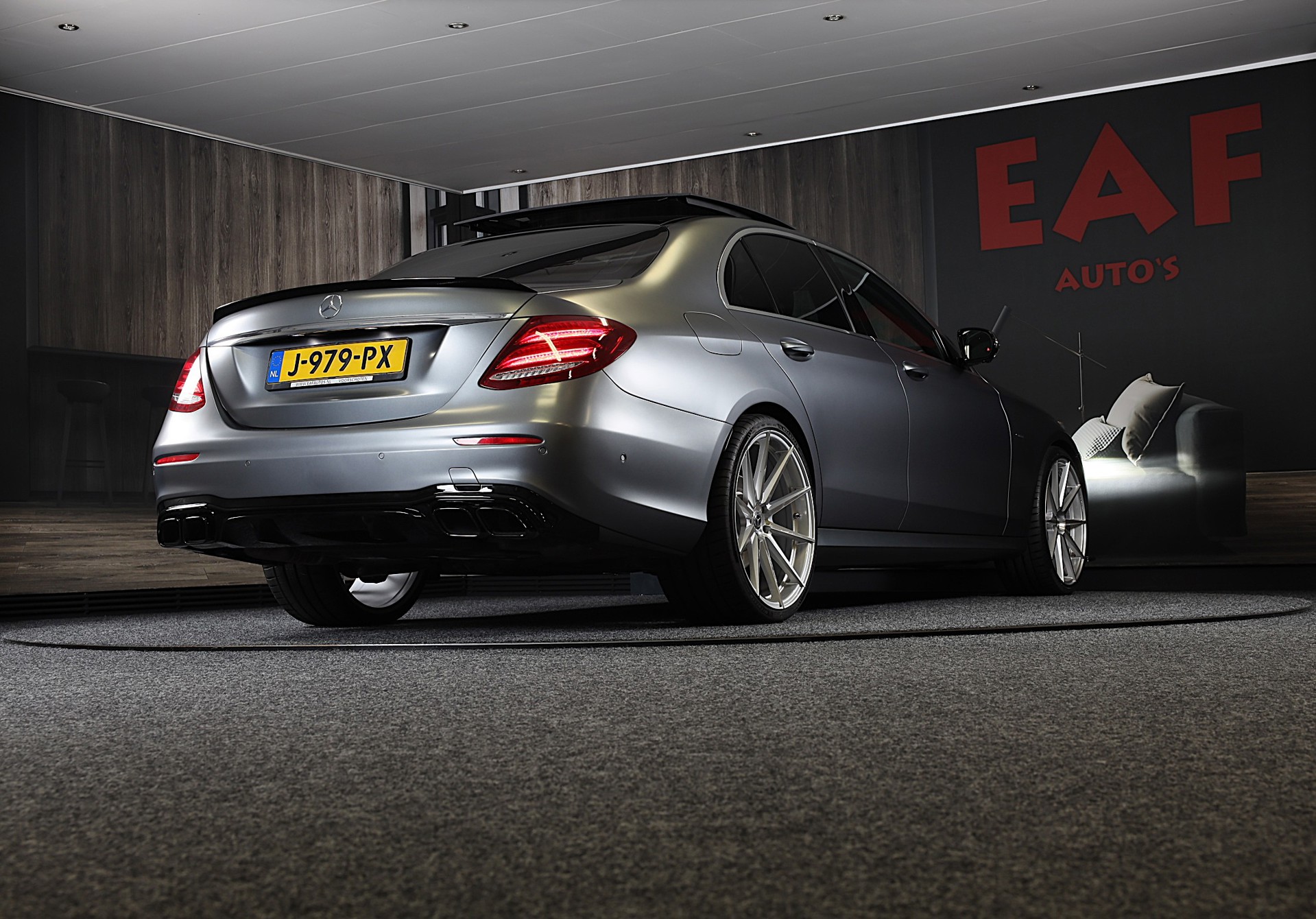Foto van Mercedes-Benz E 200