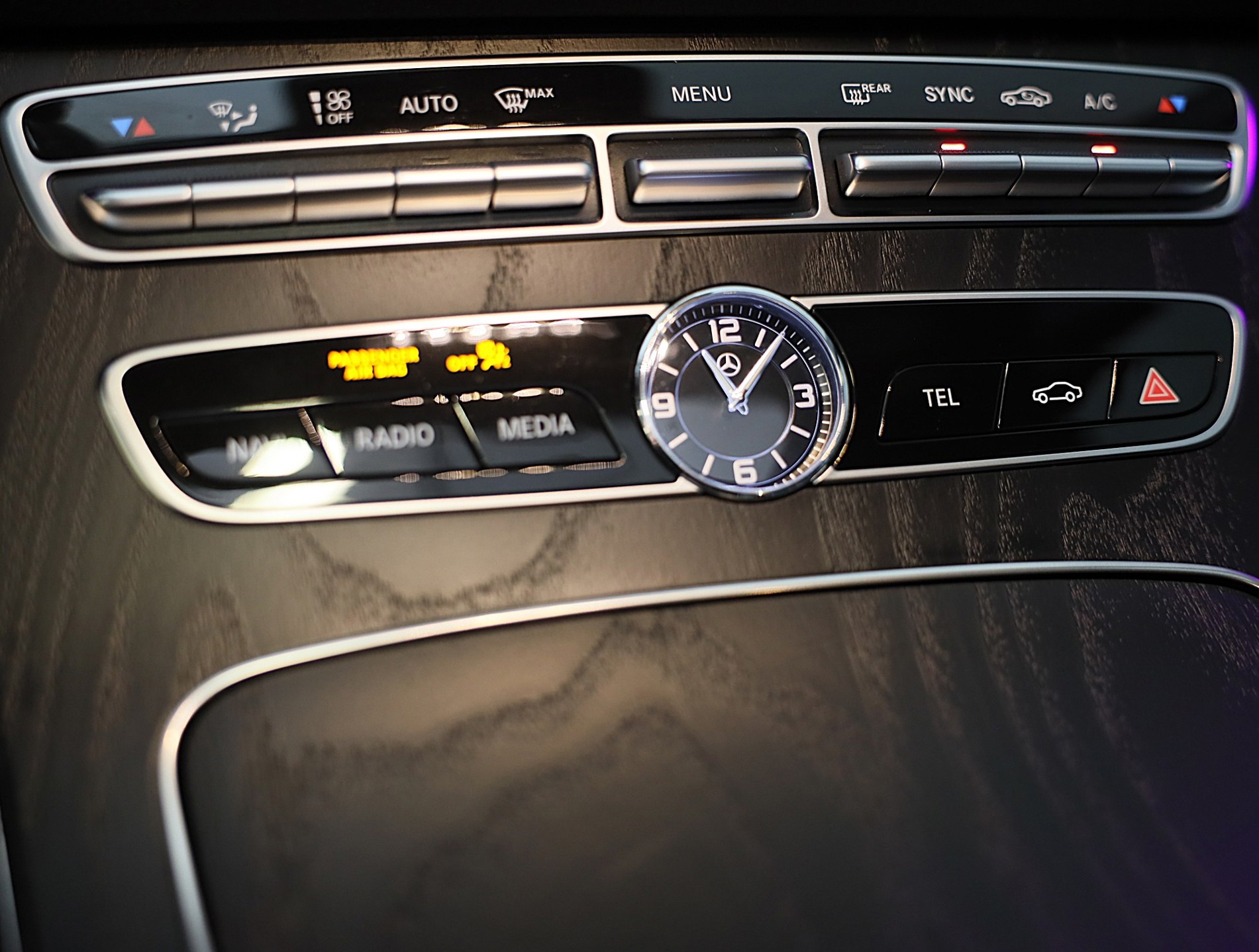 Foto van Mercedes-Benz E 200