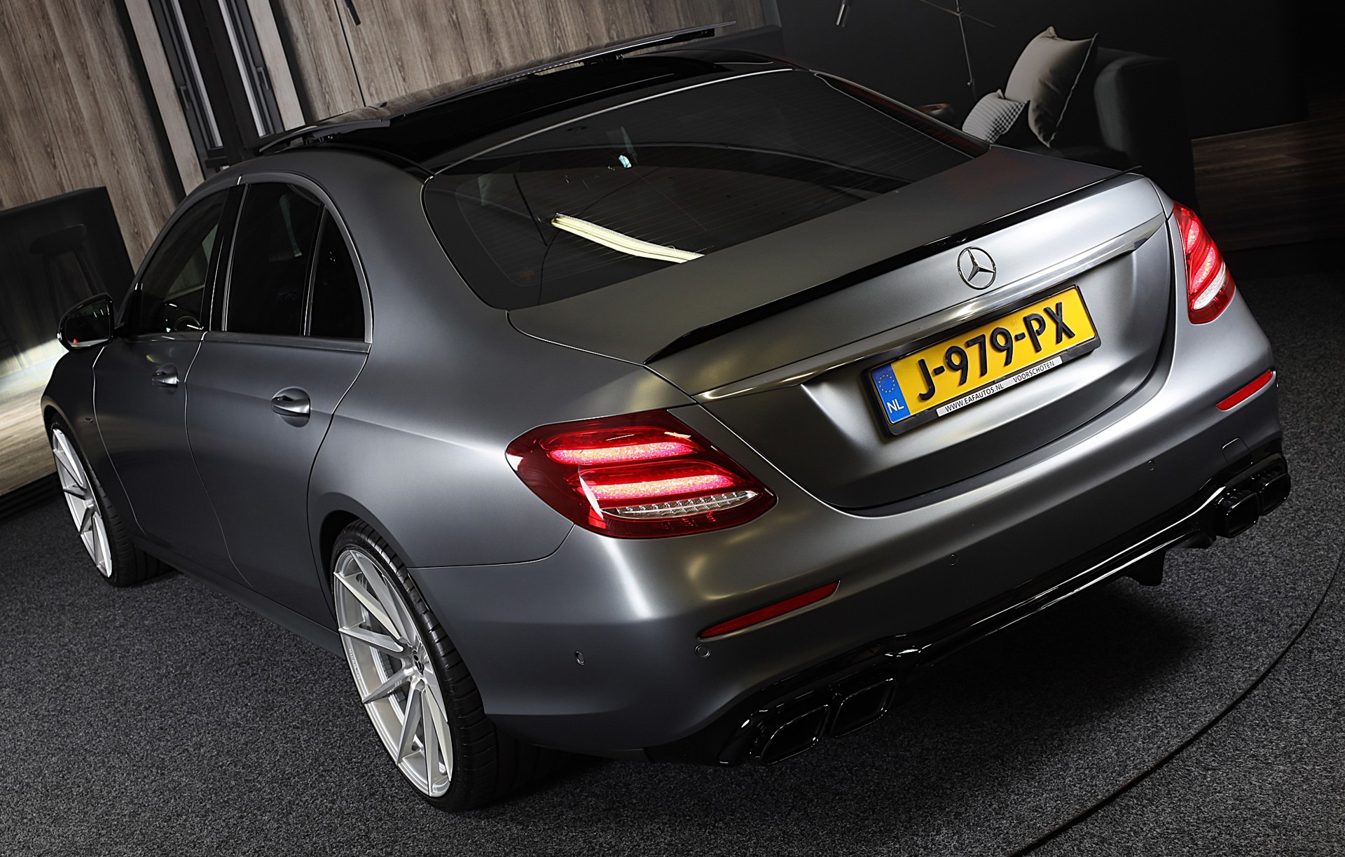 Foto van Mercedes-Benz E 200