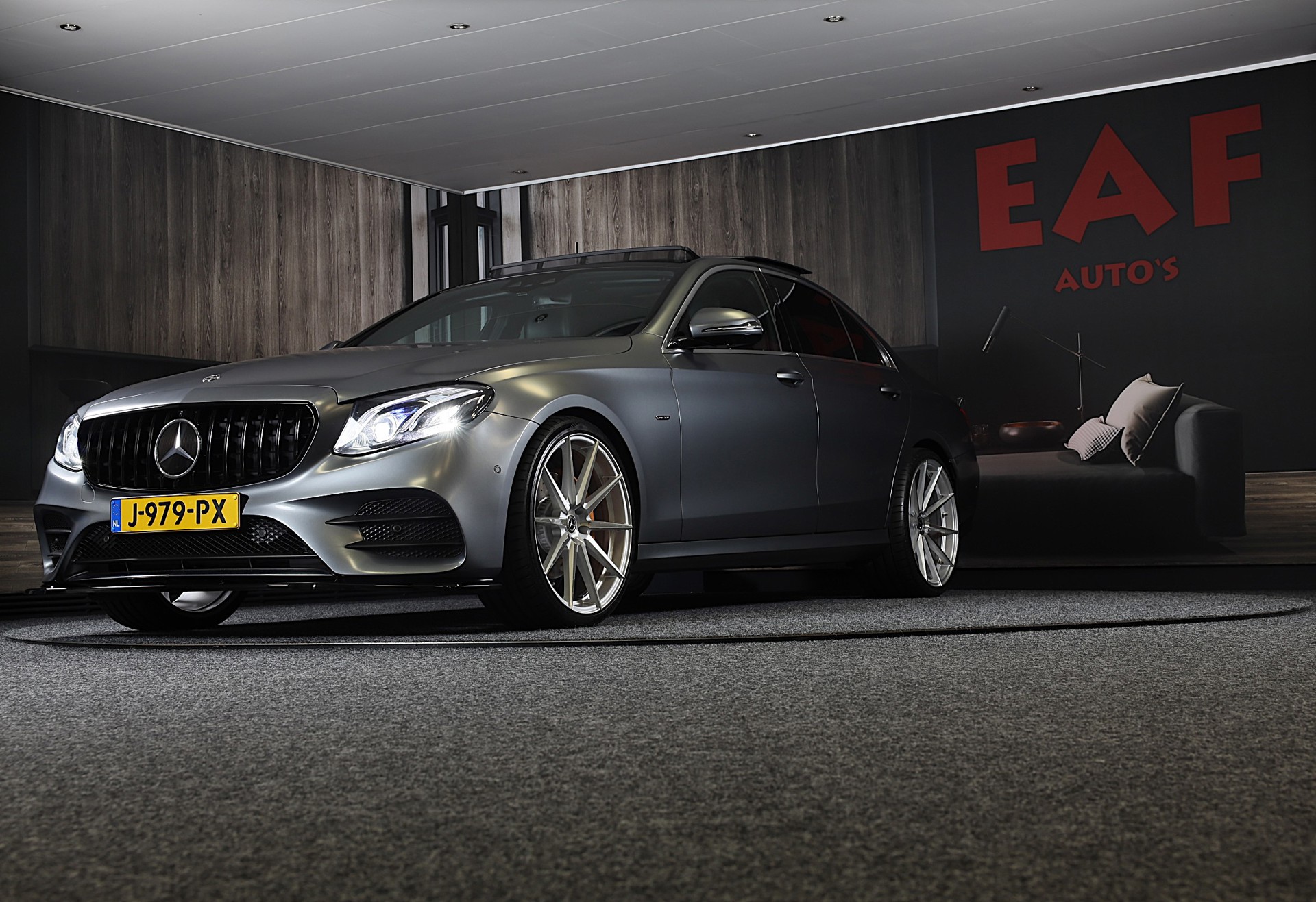 Foto van Mercedes-Benz E 200