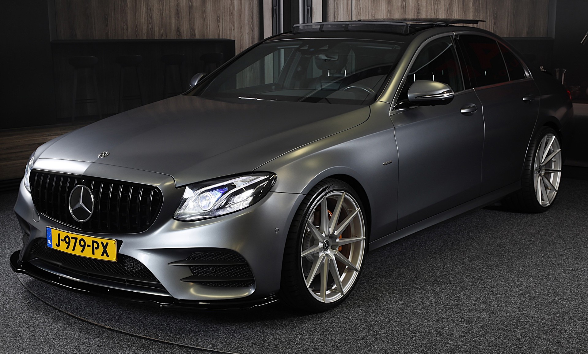 Foto van Mercedes-Benz E 200