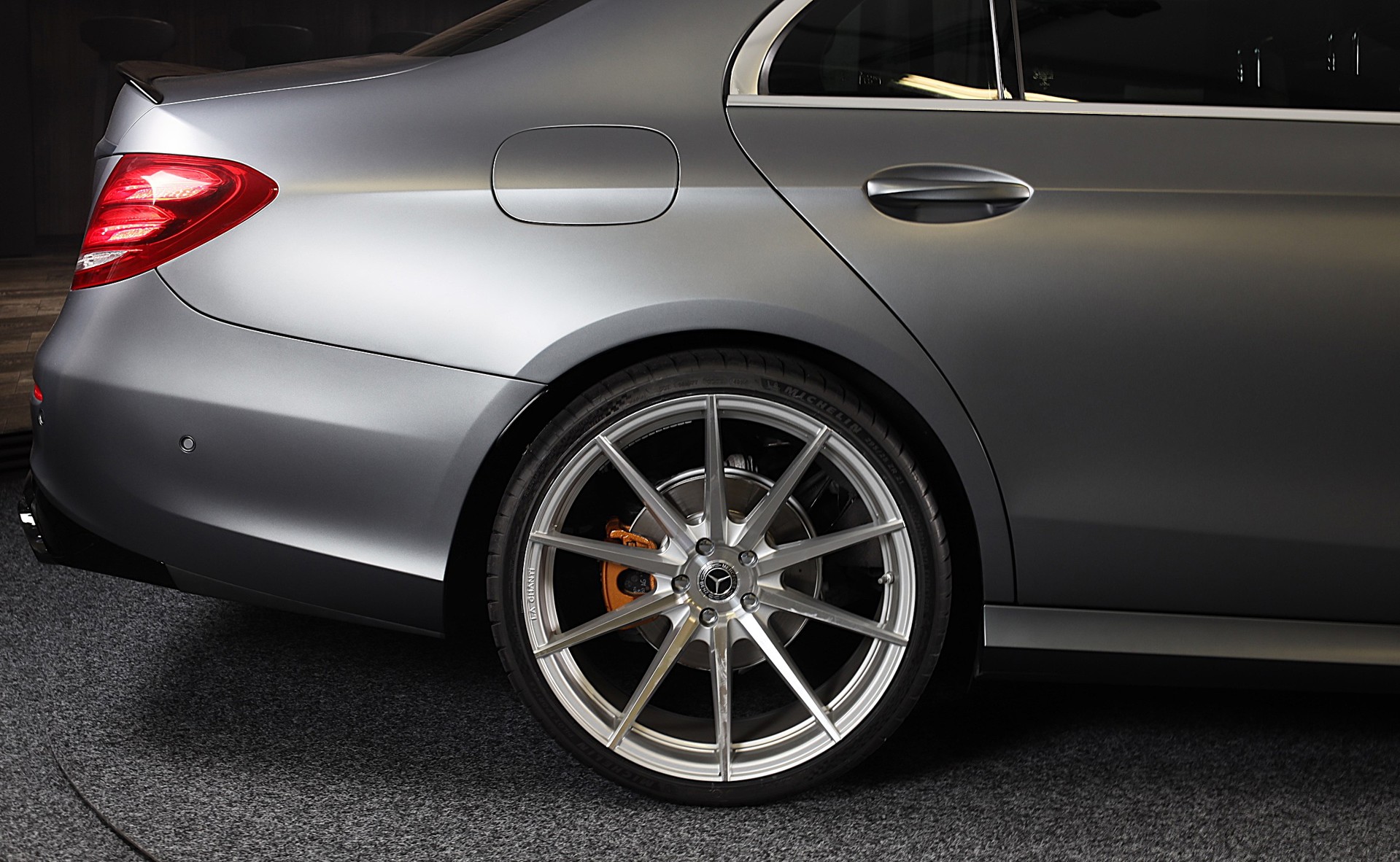 Foto van Mercedes-Benz E 200