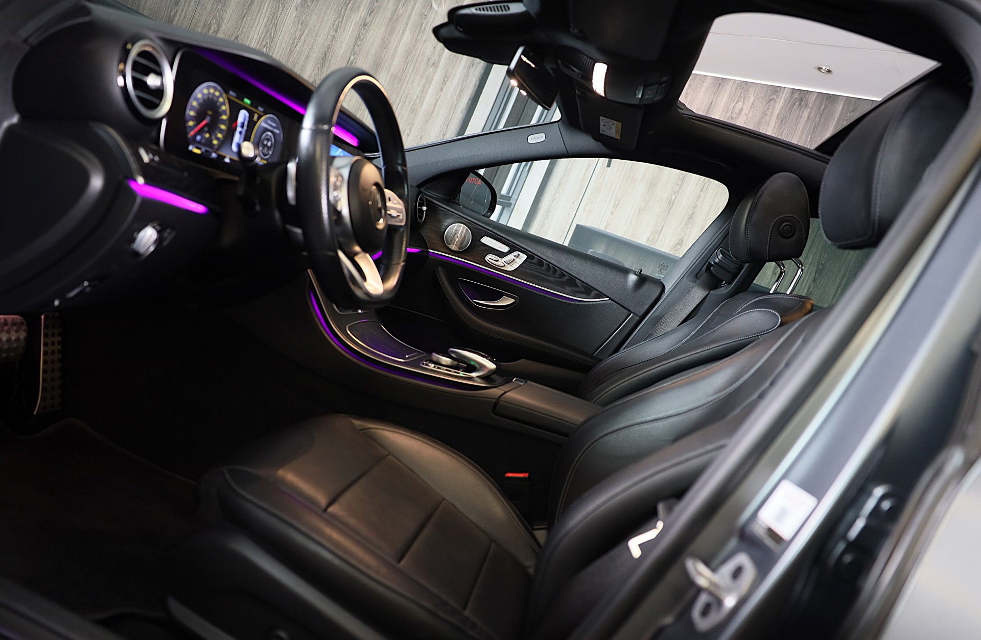 Foto van Mercedes-Benz E 200