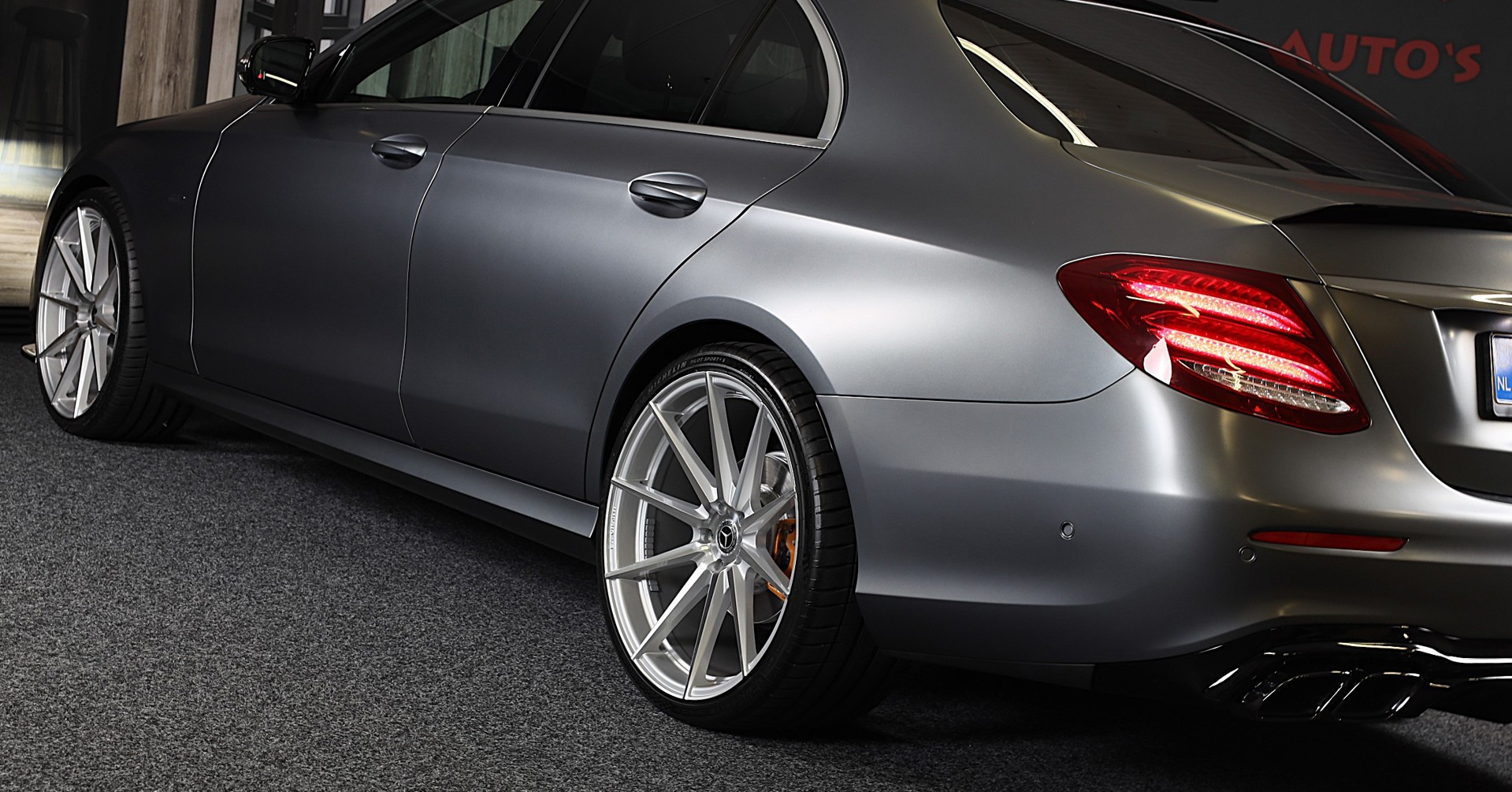 Foto van Mercedes-Benz E 200