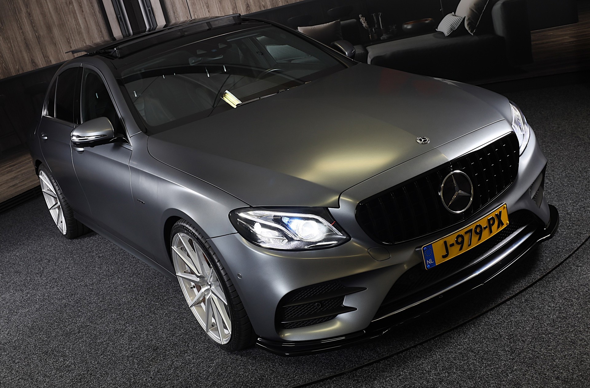 Foto van Mercedes-Benz E 200