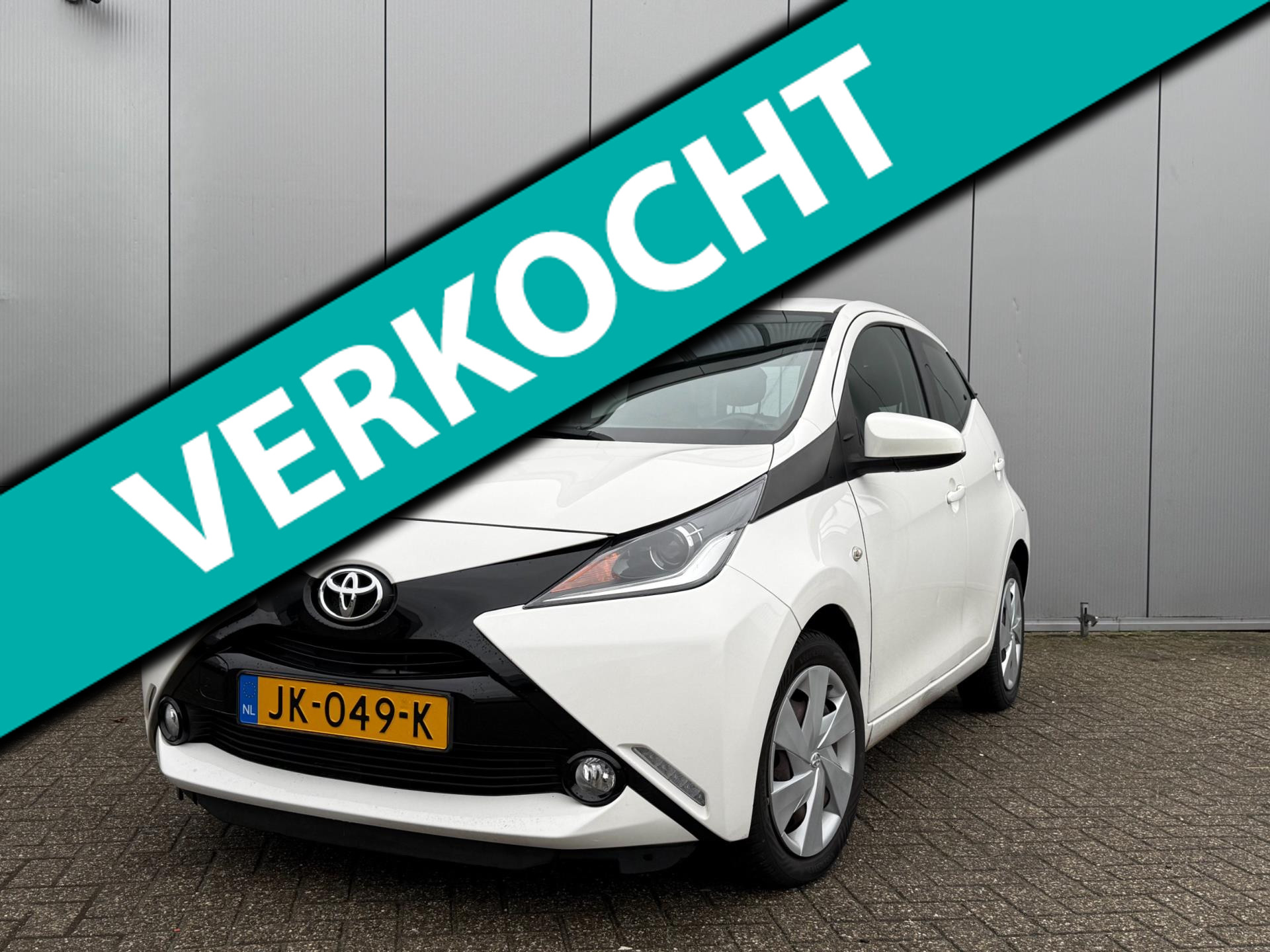 Toyota Toyota Aygo 1.0 VVT-i x-play | Airco | Bluetooth | Camera | 12 maanden garantie | 100% onderhouden 2016 - voorkant