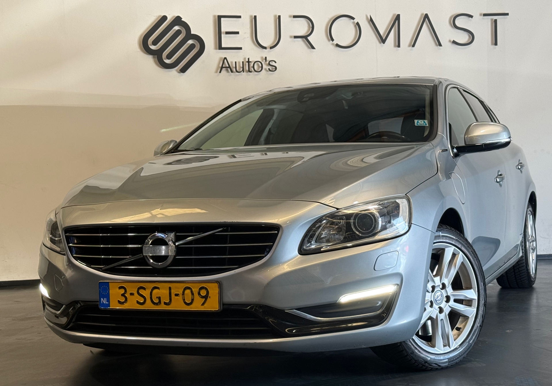 Foto van Volvo V60 Plug In Hybrid