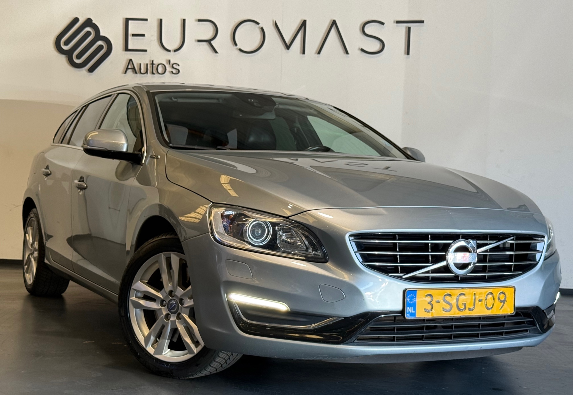 Foto van Volvo V60 Plug In Hybrid