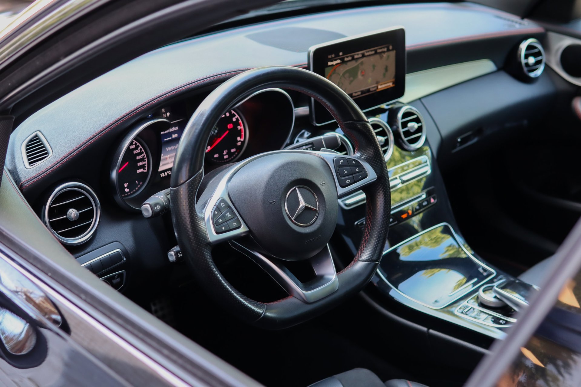 Foto van Mercedes-Benz AMG C 43