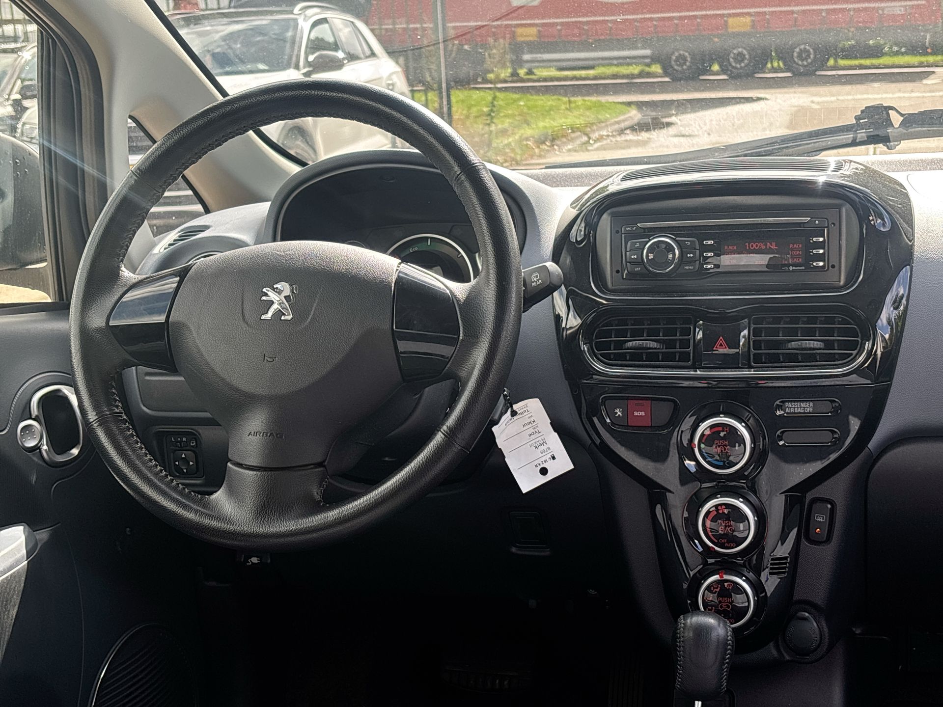 Foto van Peugeot Ion