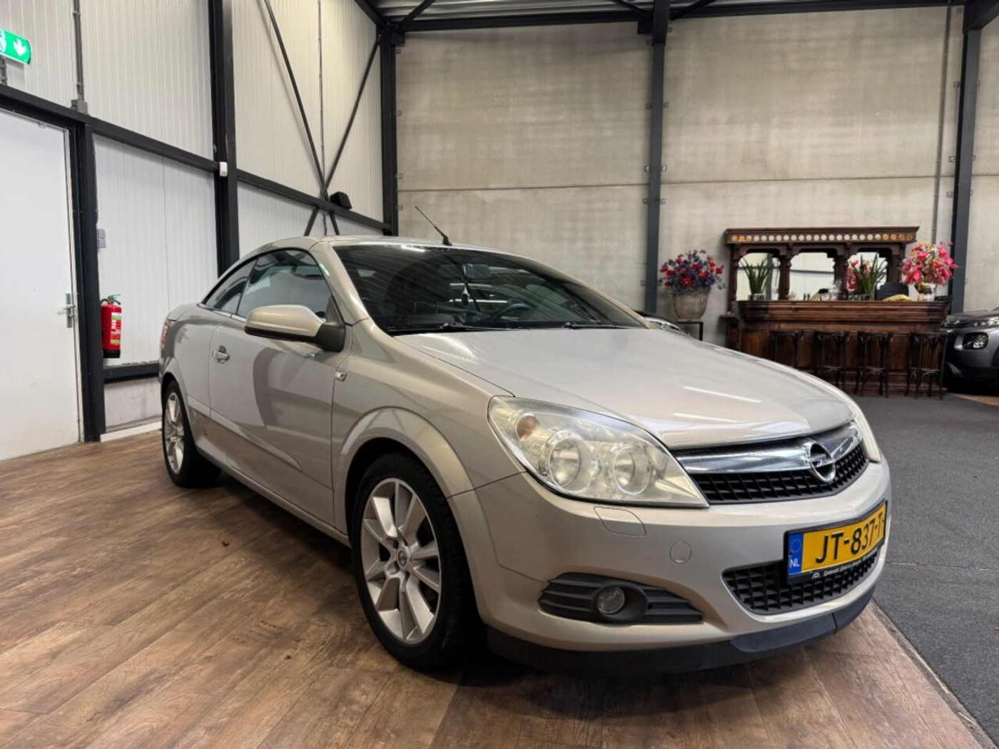 Foto van Opel Astra Twintop