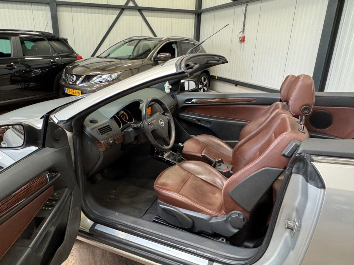 Foto van Opel Astra Twintop