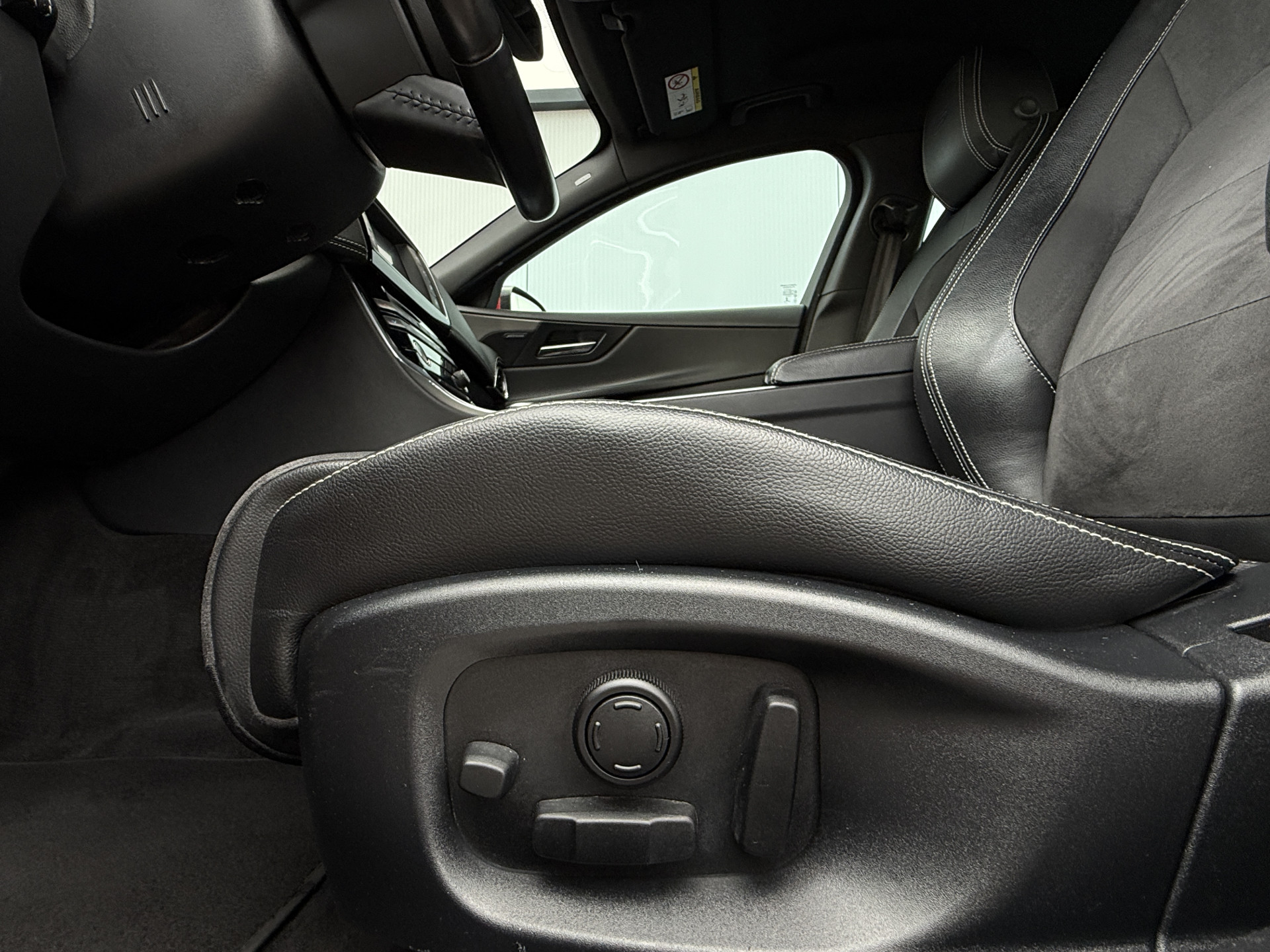 Foto van Jaguar Jaguar Xe