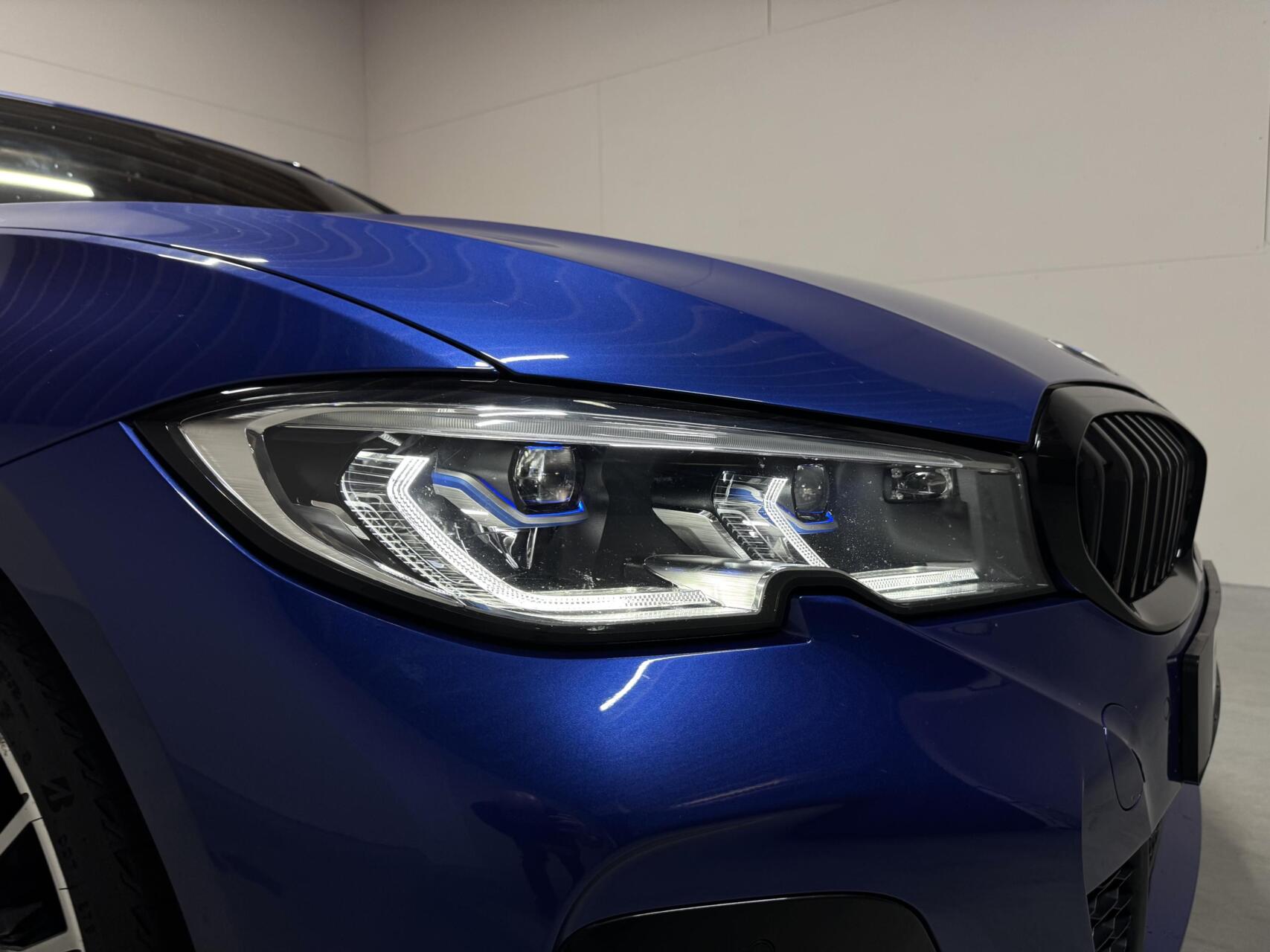 Foto van BMW 330e xDrive